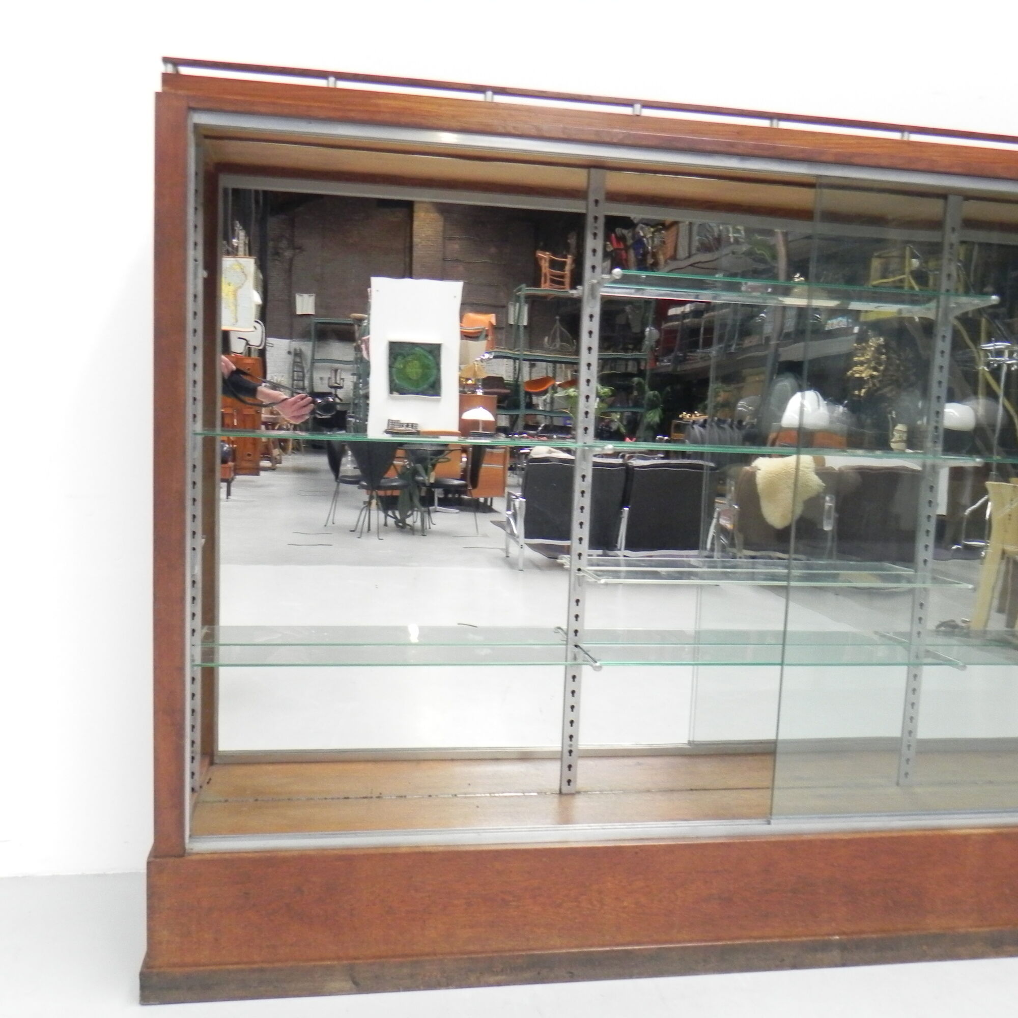 Large display cabinet with 2 sliding glass doors