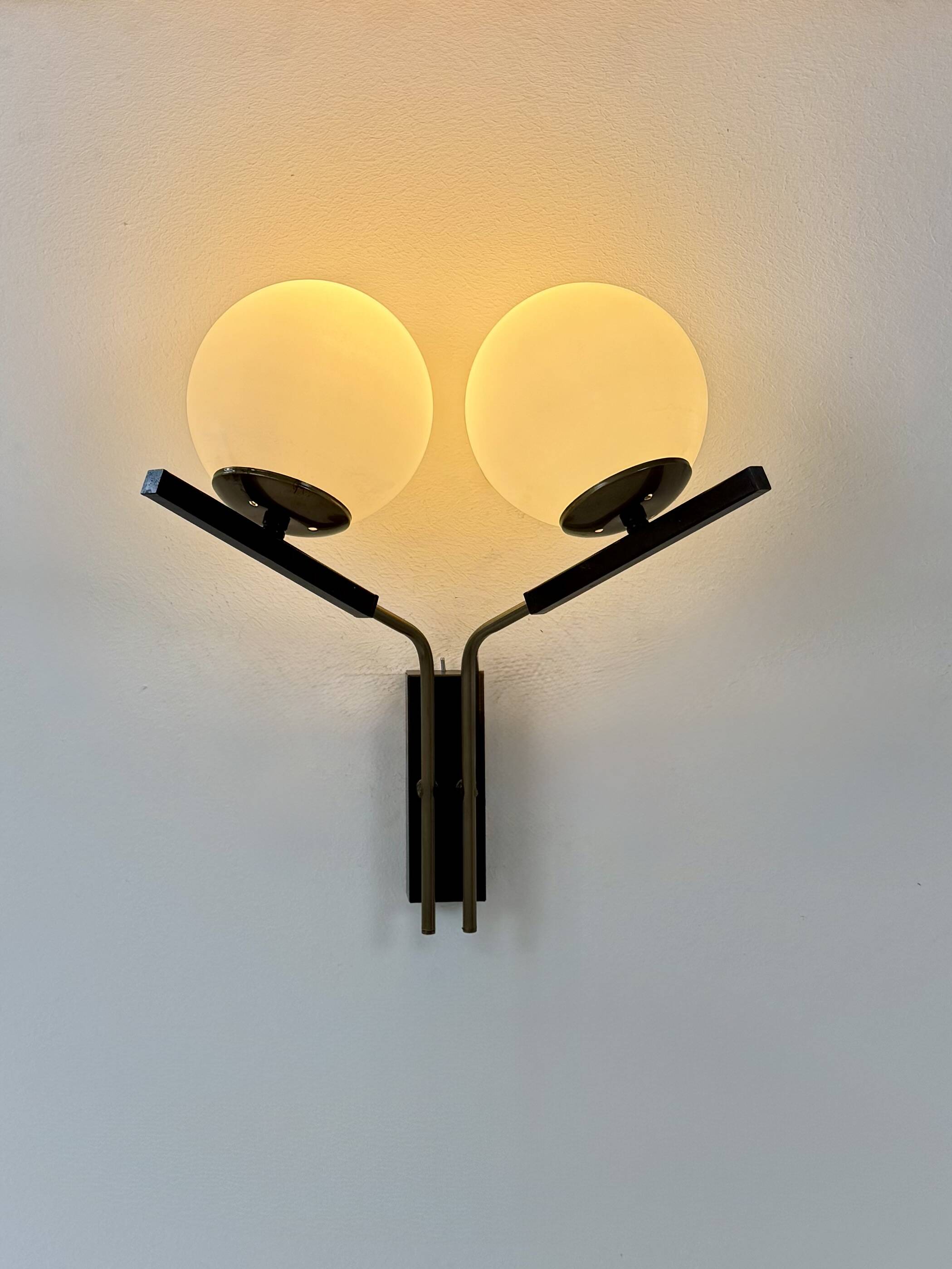 Vintage double opaline and brass wall light, France, 1970.