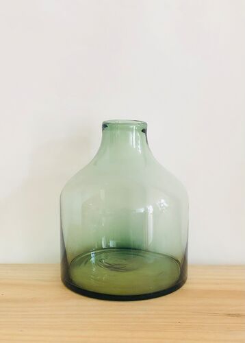 Glass vase style lady jeanne