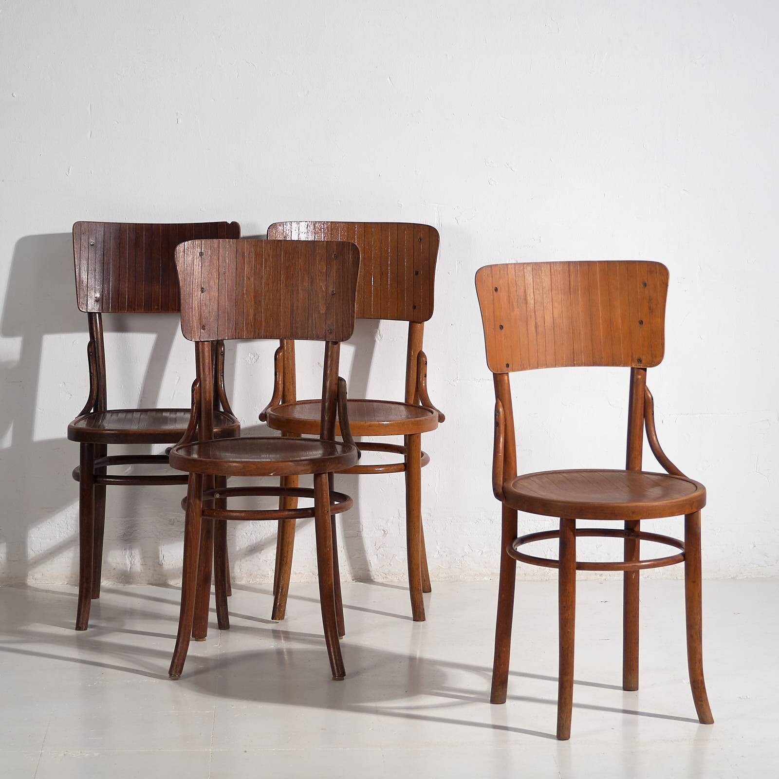 Antique Thonet bentwood chairs (c.1940). Set of 4 pieces