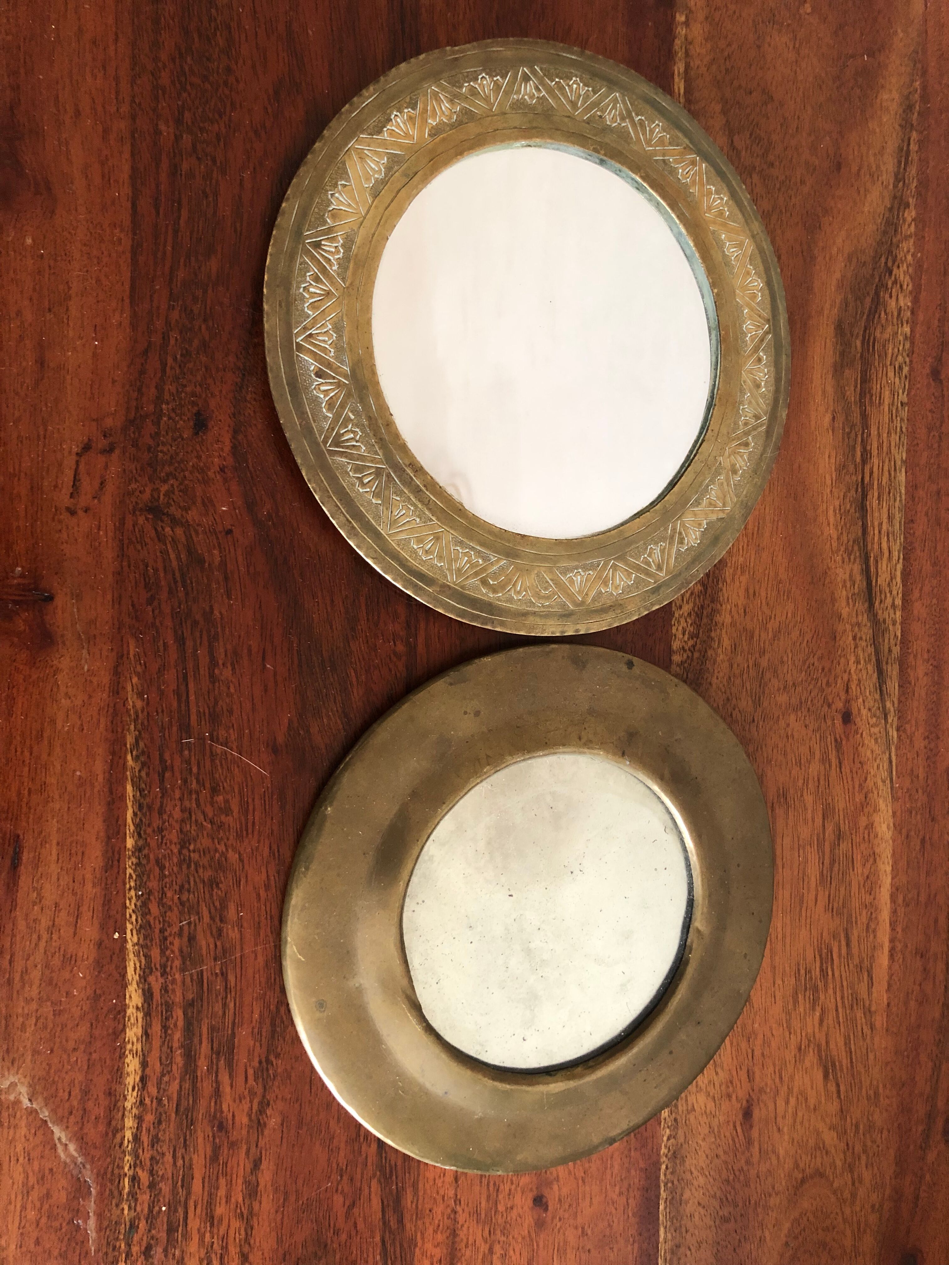 Lot of small round mirrors in oriental brass