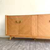 Sideboard with compass feet