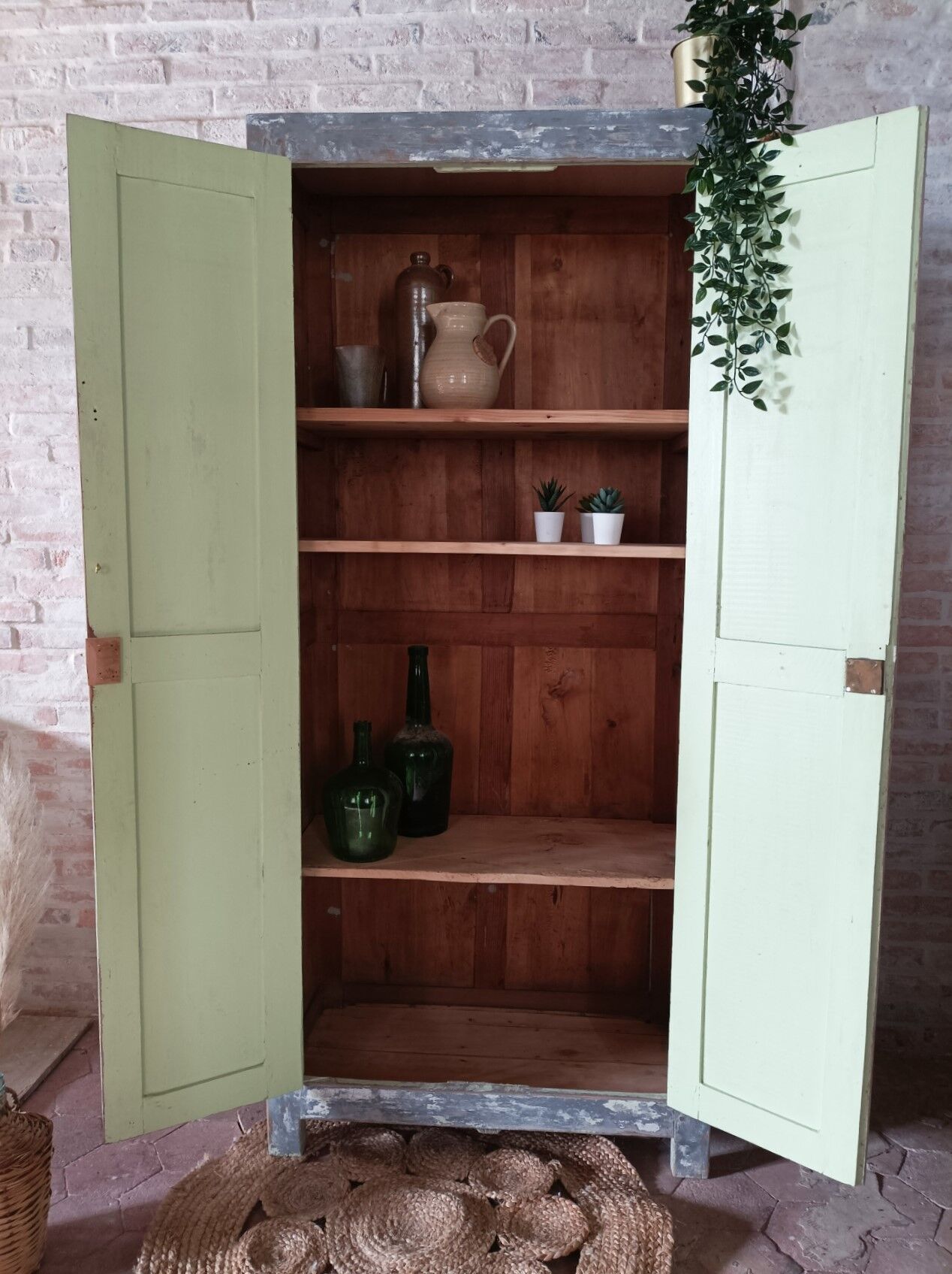 Armoire parisienne
