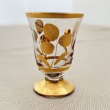 Liqueur service, 1 carafe & 6 small glasses, golden floral decoration.