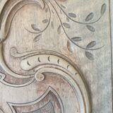 Grand fronton, panneau ancien en bois de noyer sculpté, élément mural