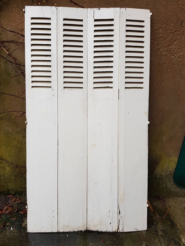 Volets à persiennes  anciens en bois