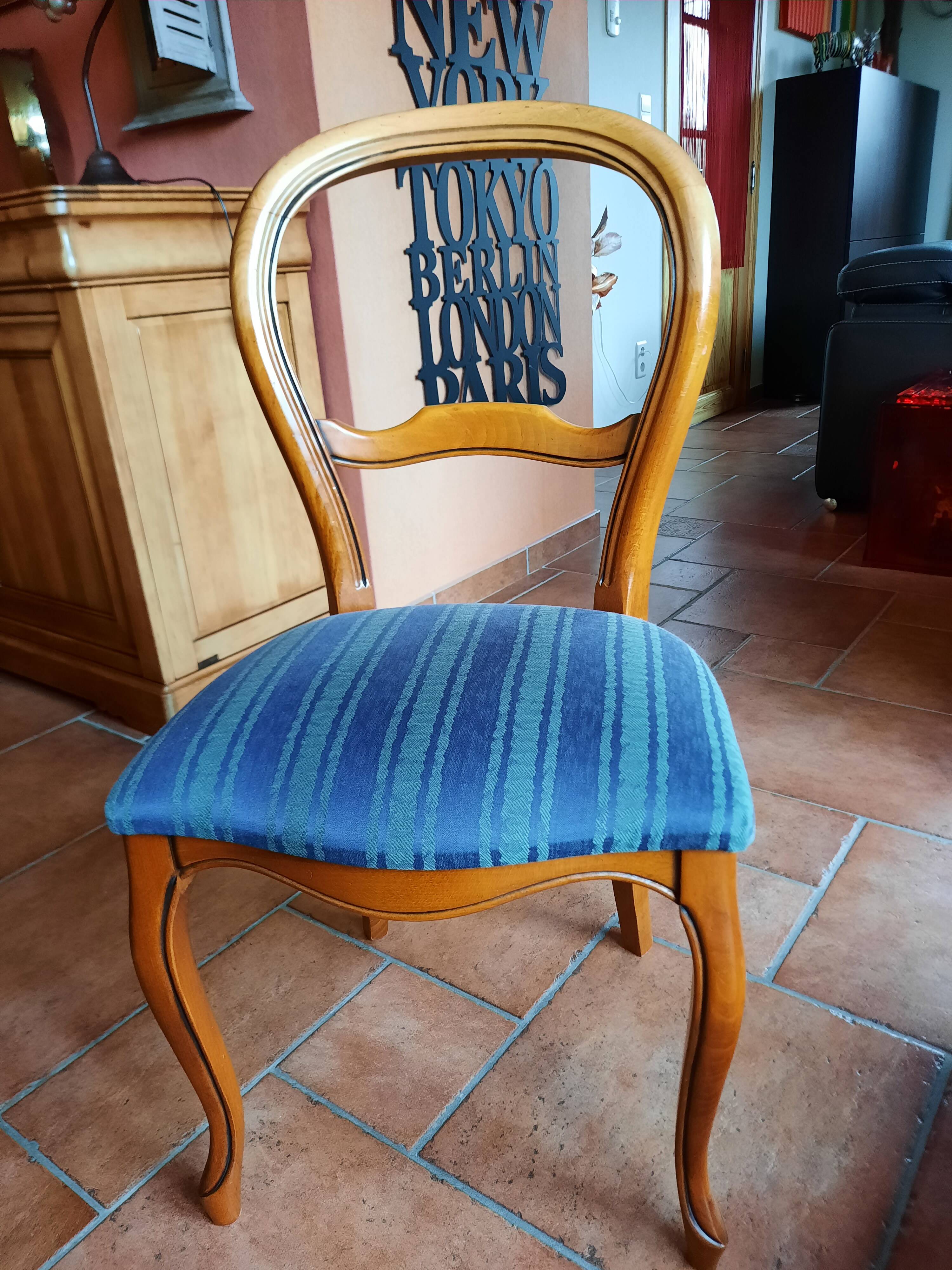 Dining table + 6 chairs in classic style (Louis-Philippe)