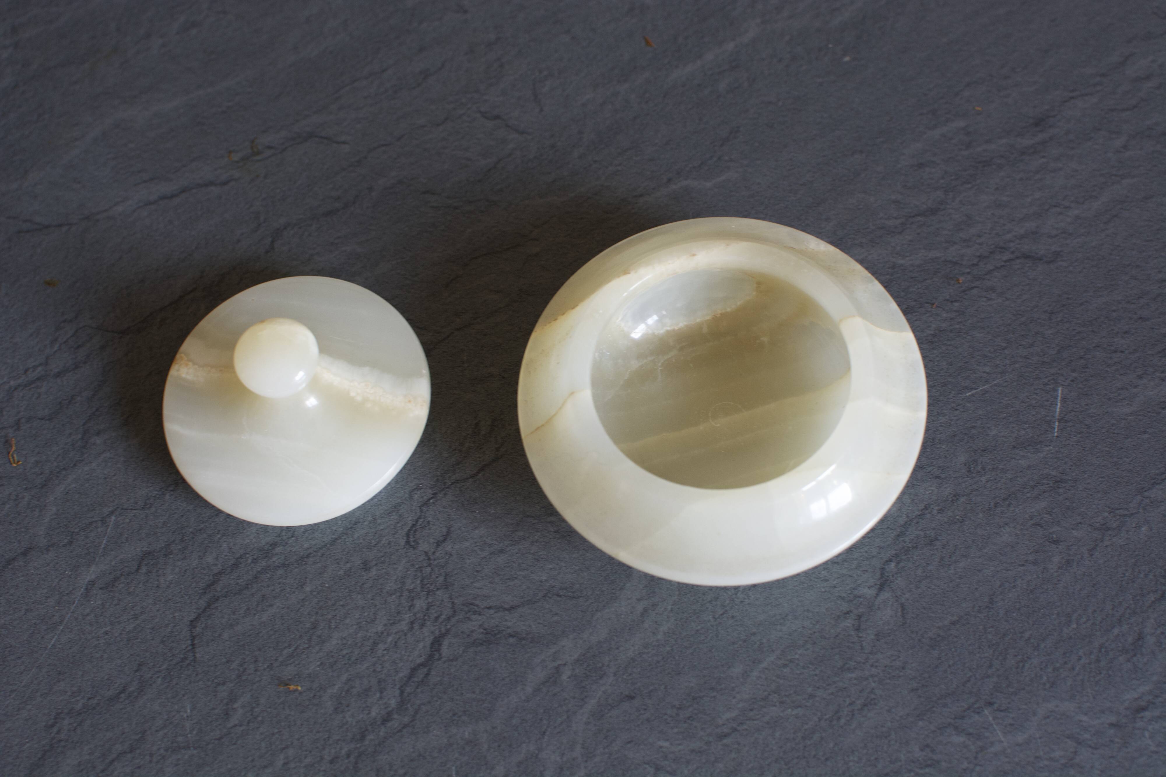 Vintage white marble round box