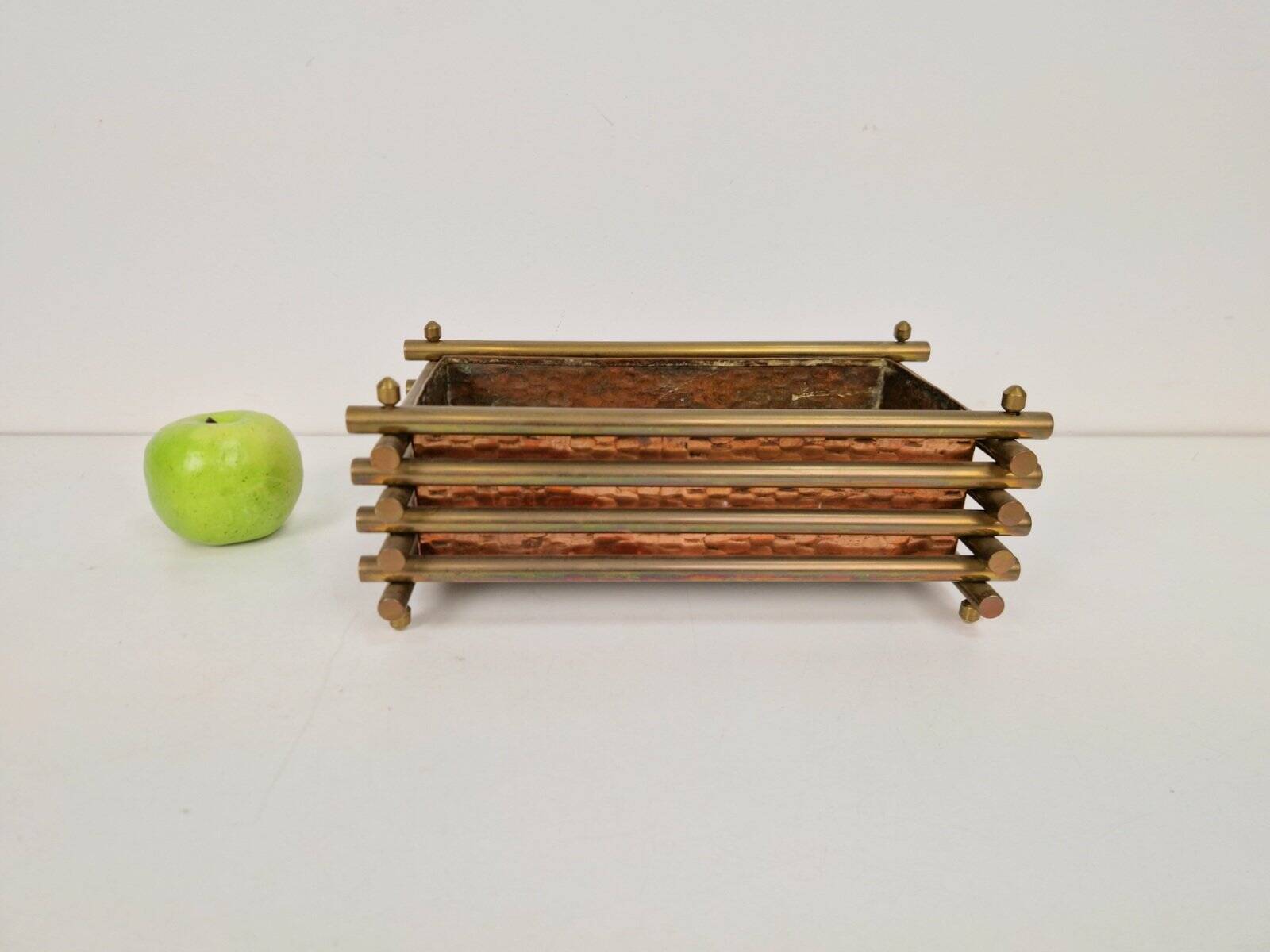 Edwardian Sculptural Copper Planter, England, 1920