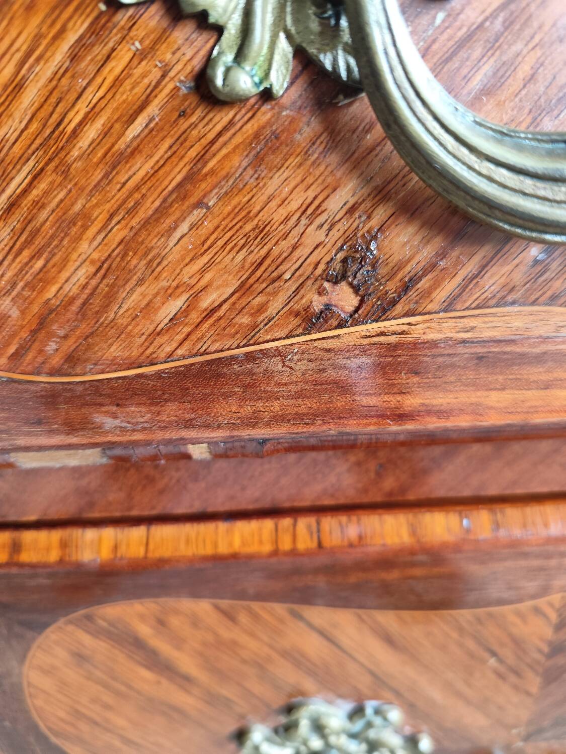 Inlaid chest of drawers