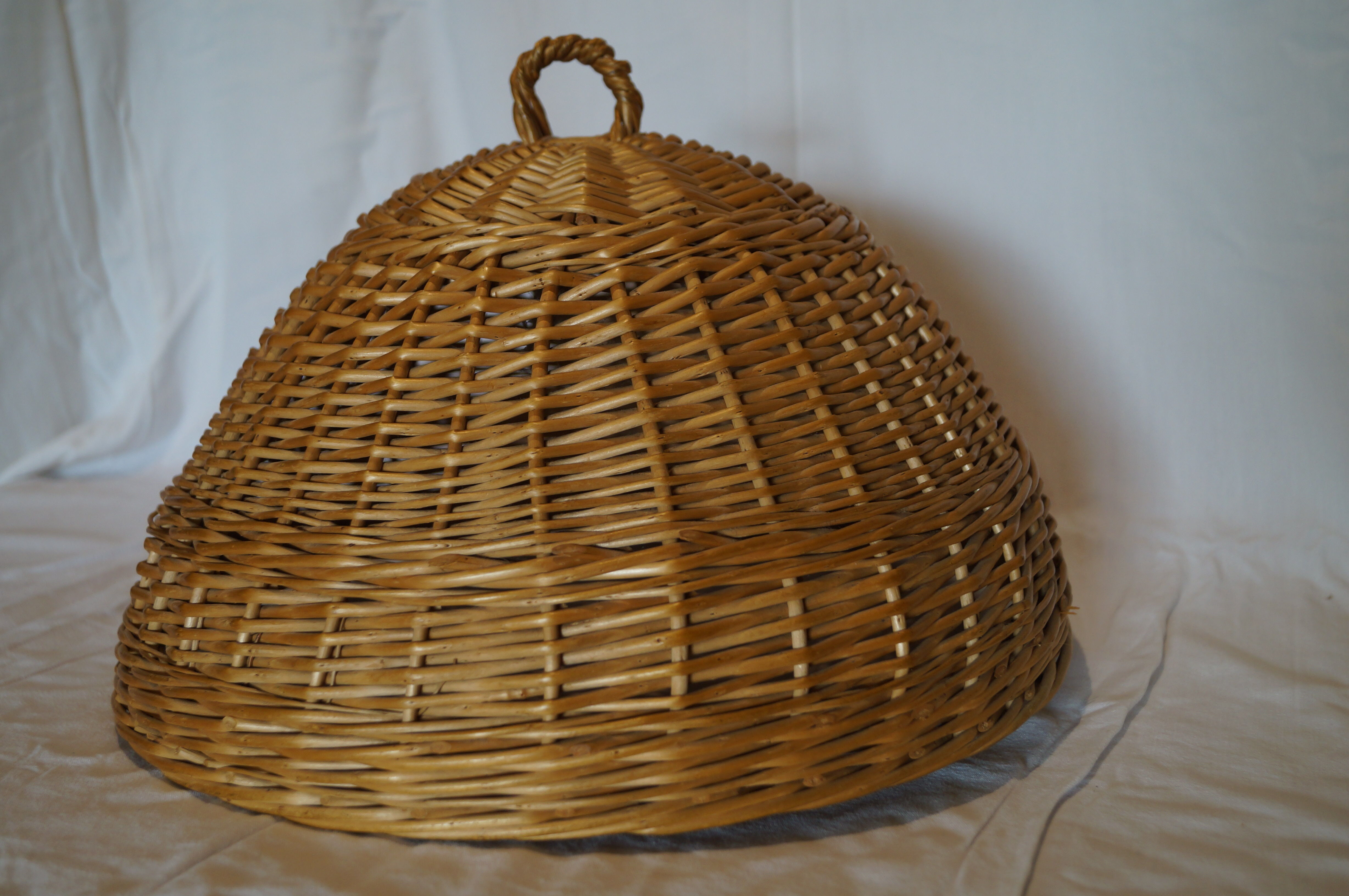 Bell wicker and his tray