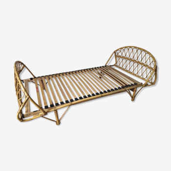 Rattan bed