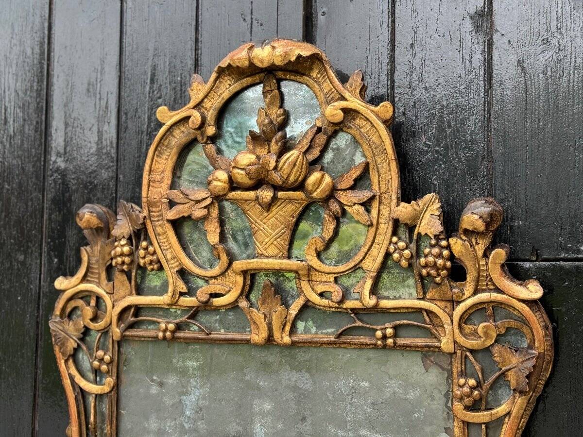Large Louis XV Pareclosed Mirror In Carved And Gilded Wood, France 18th Century