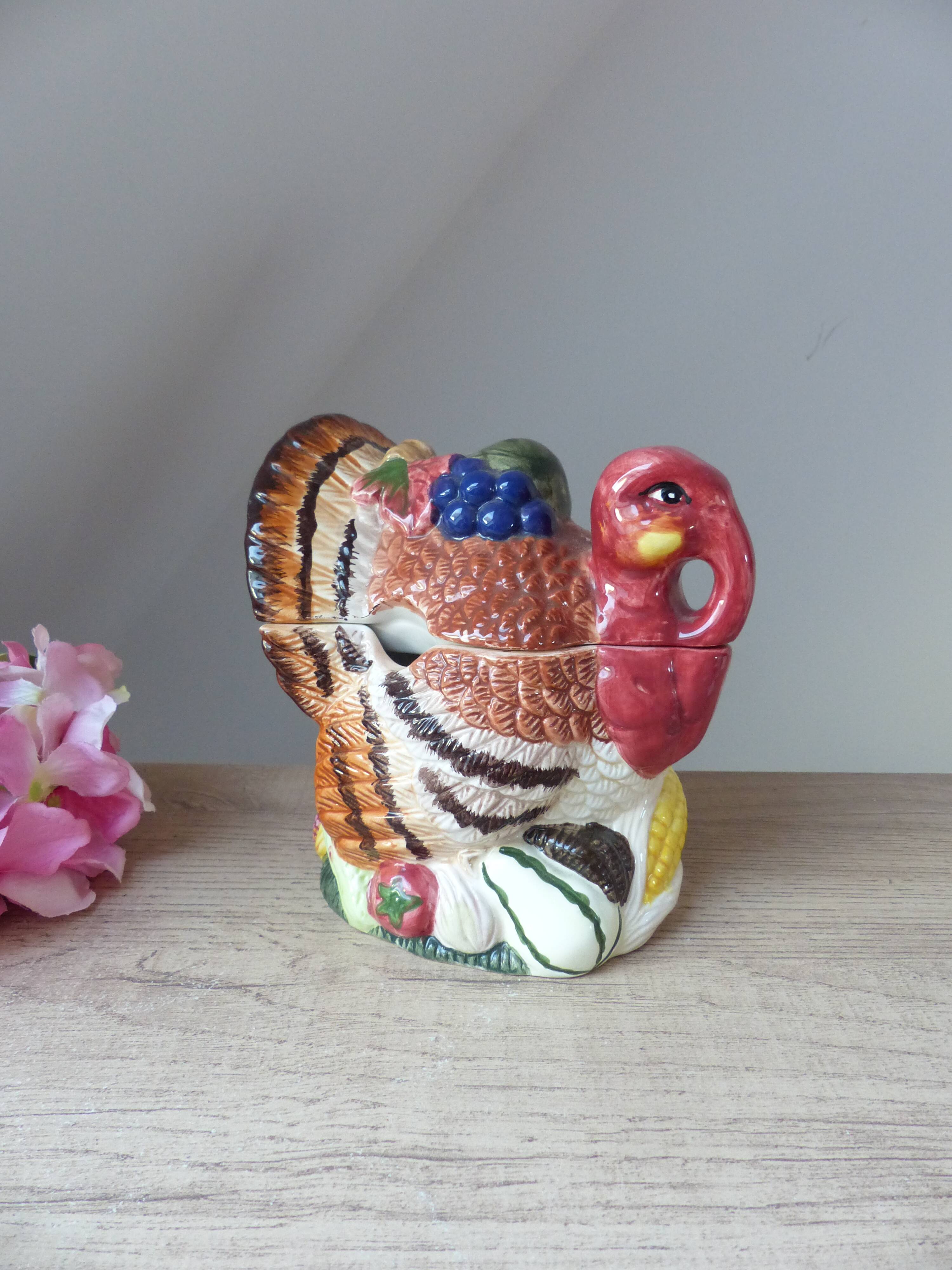 Gravy bowl, turkey shaped gravy boat, table serving dish, thanksgiving christmas turkey