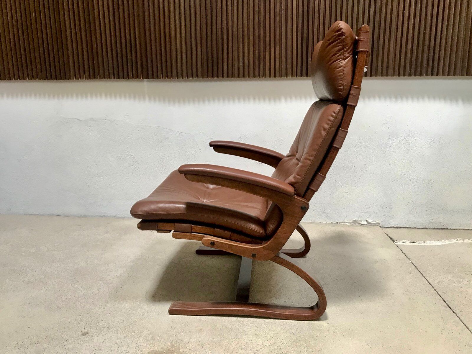 Scandinavian leather lounge chair by Elsa & Nordahl Solheim for Rybo Rykken, 1960s