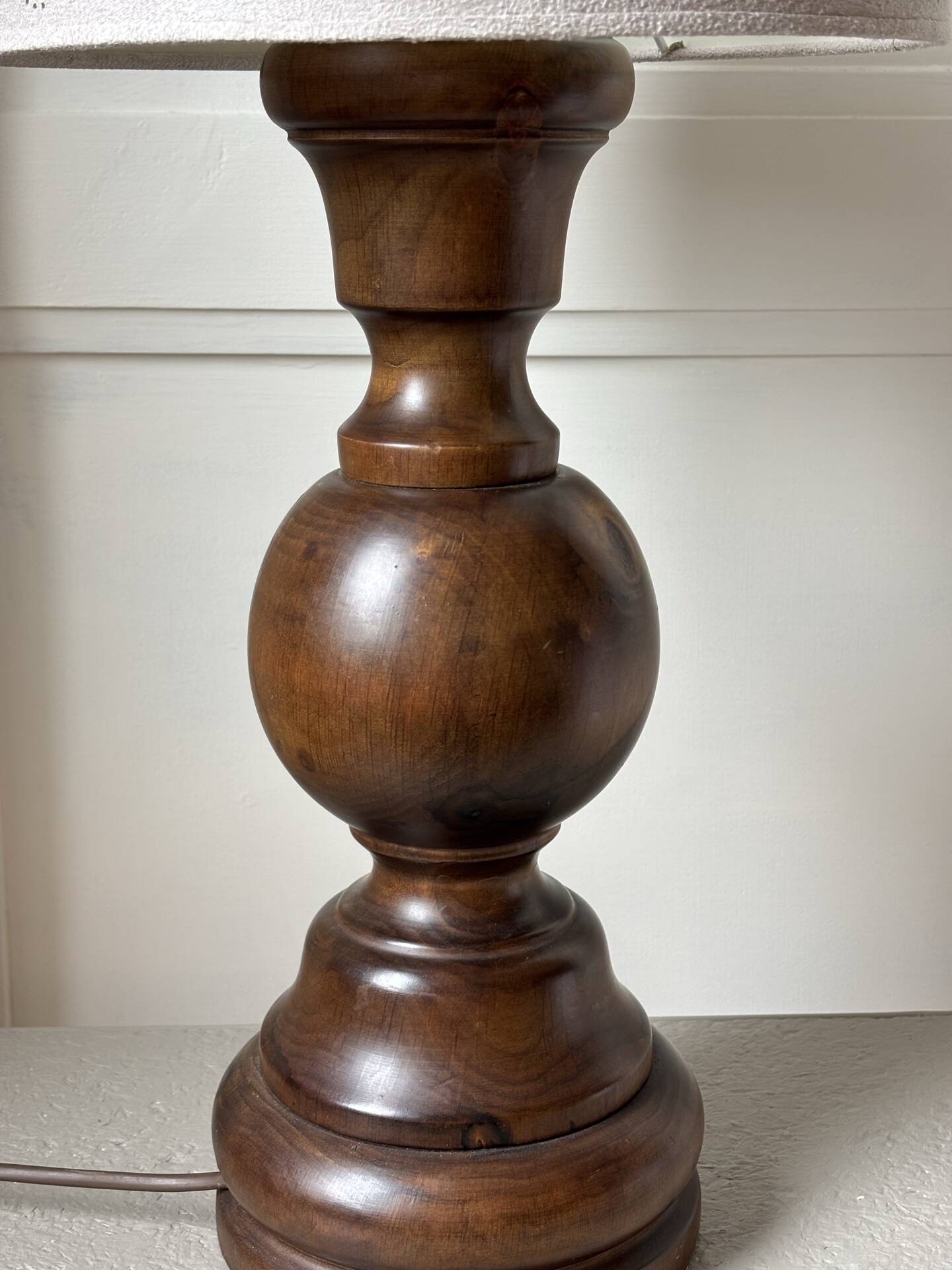 Lampe en bois tourné