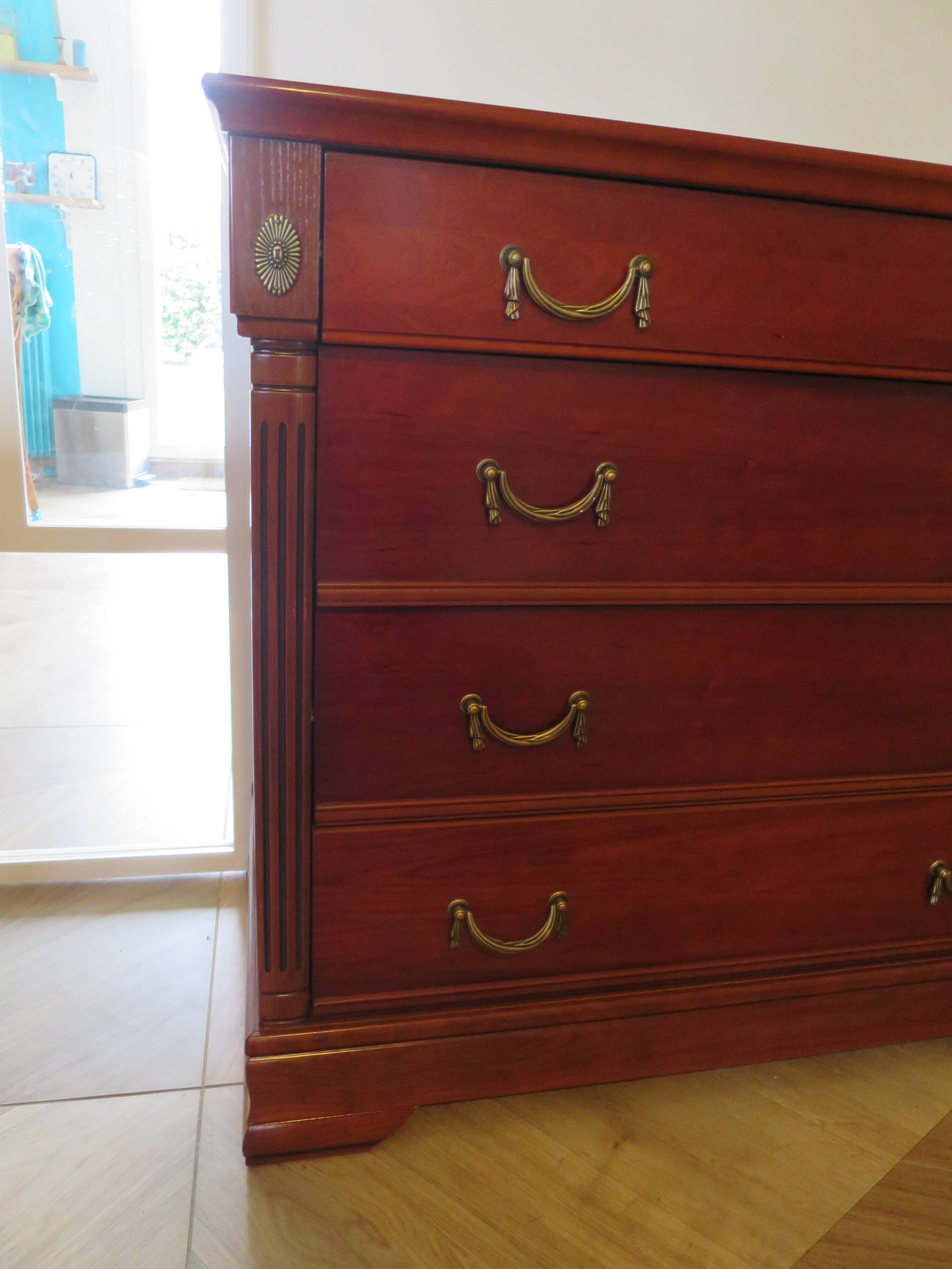 Commode 4 tiroirs – Teinte merisier – Imitation Style Empire – Années 80