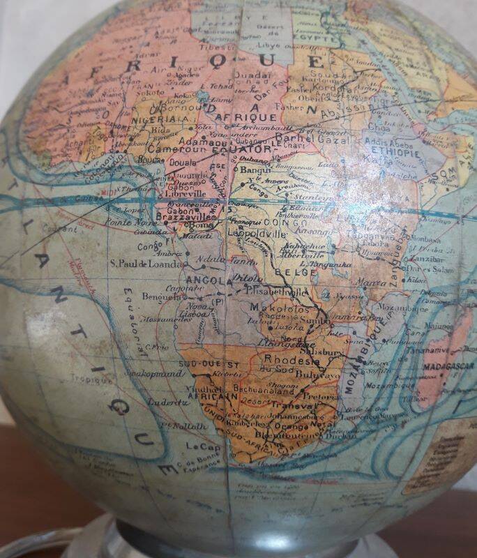 Globe terrestre lumineux J.Forest milieu XX°