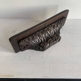 Antique carved wooden wall console for statuette, Haute époque
