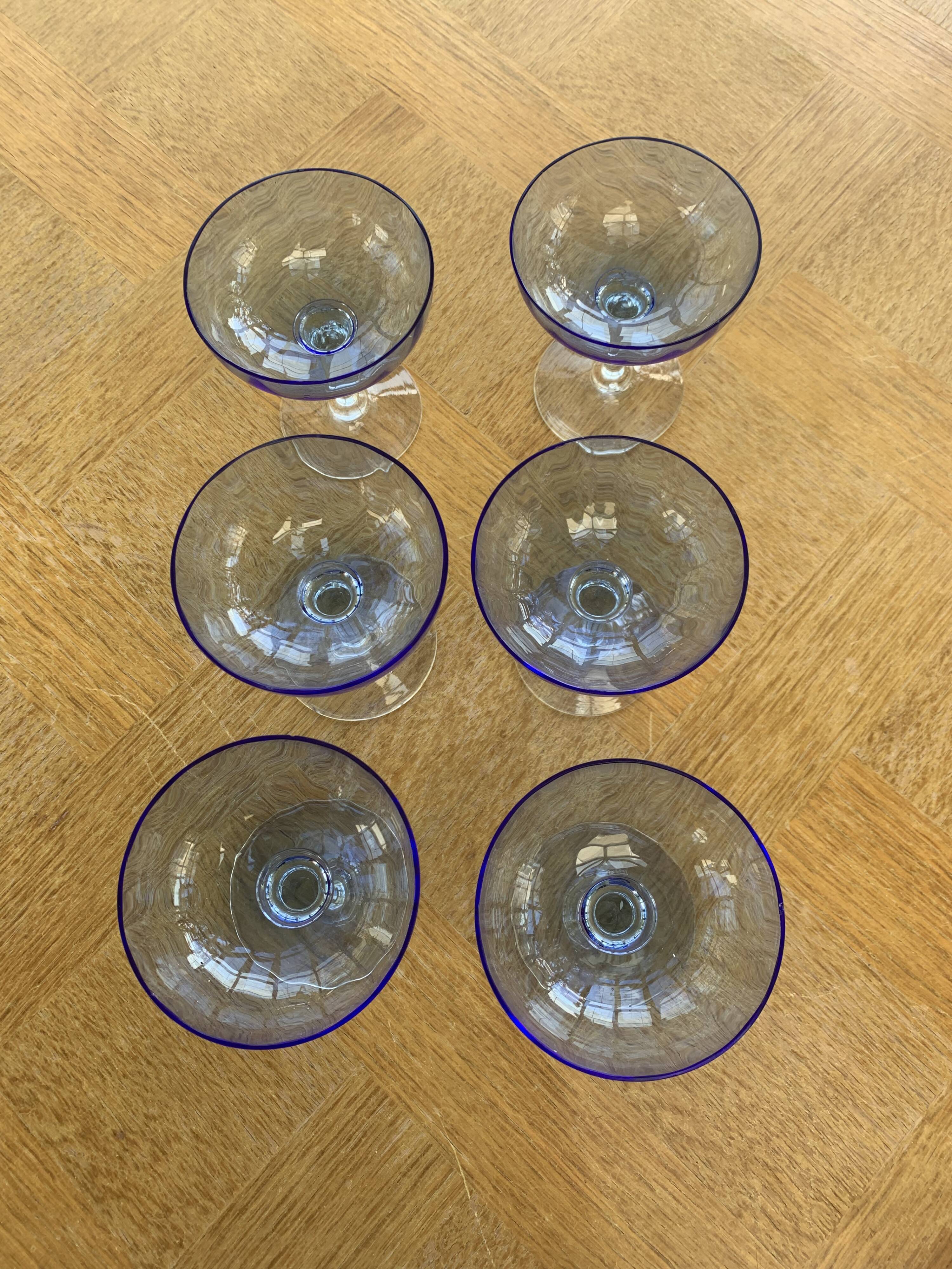 6 champagne glasses in blue glass and vintage transparent base