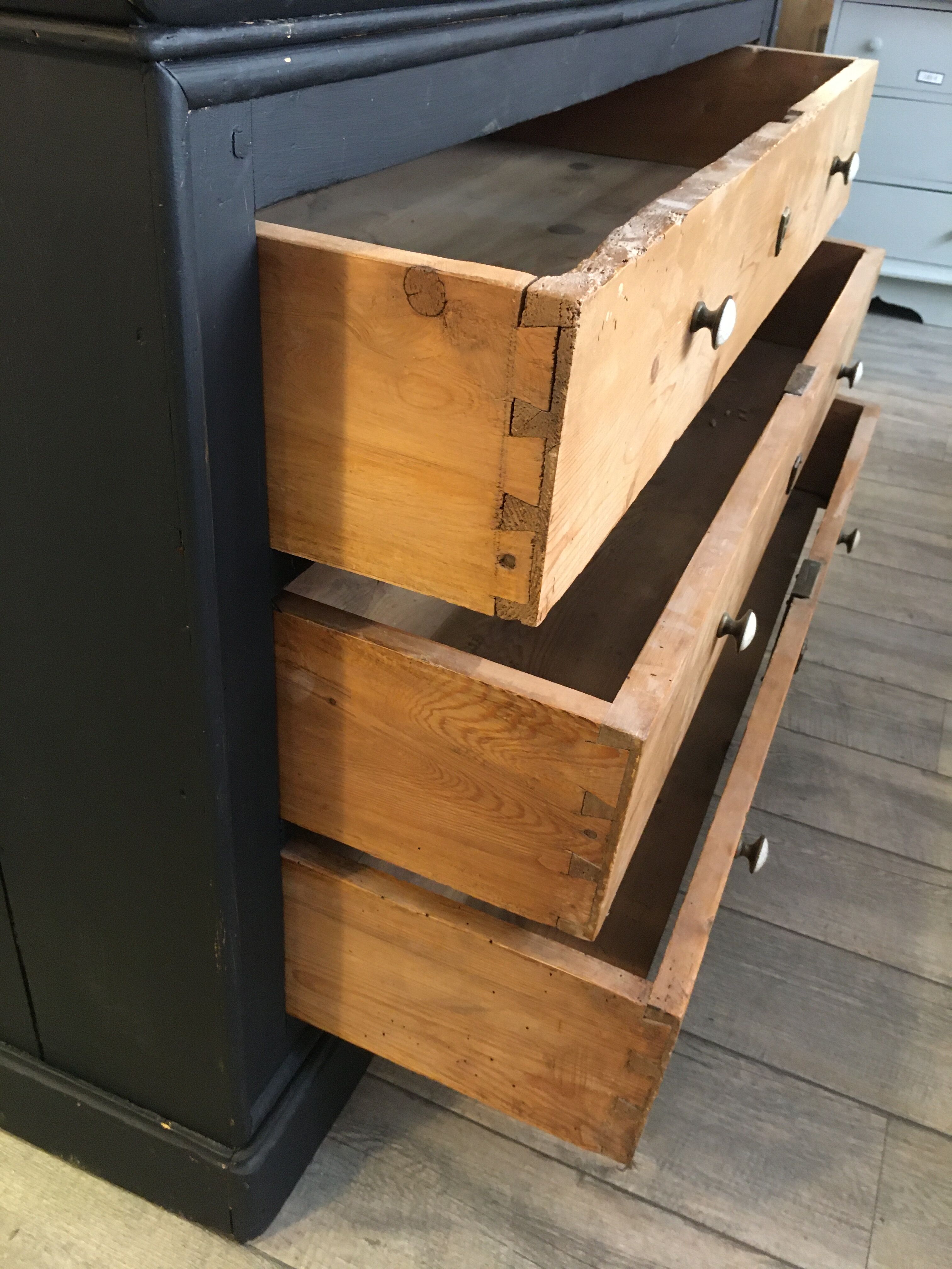 Commode d’hôtel