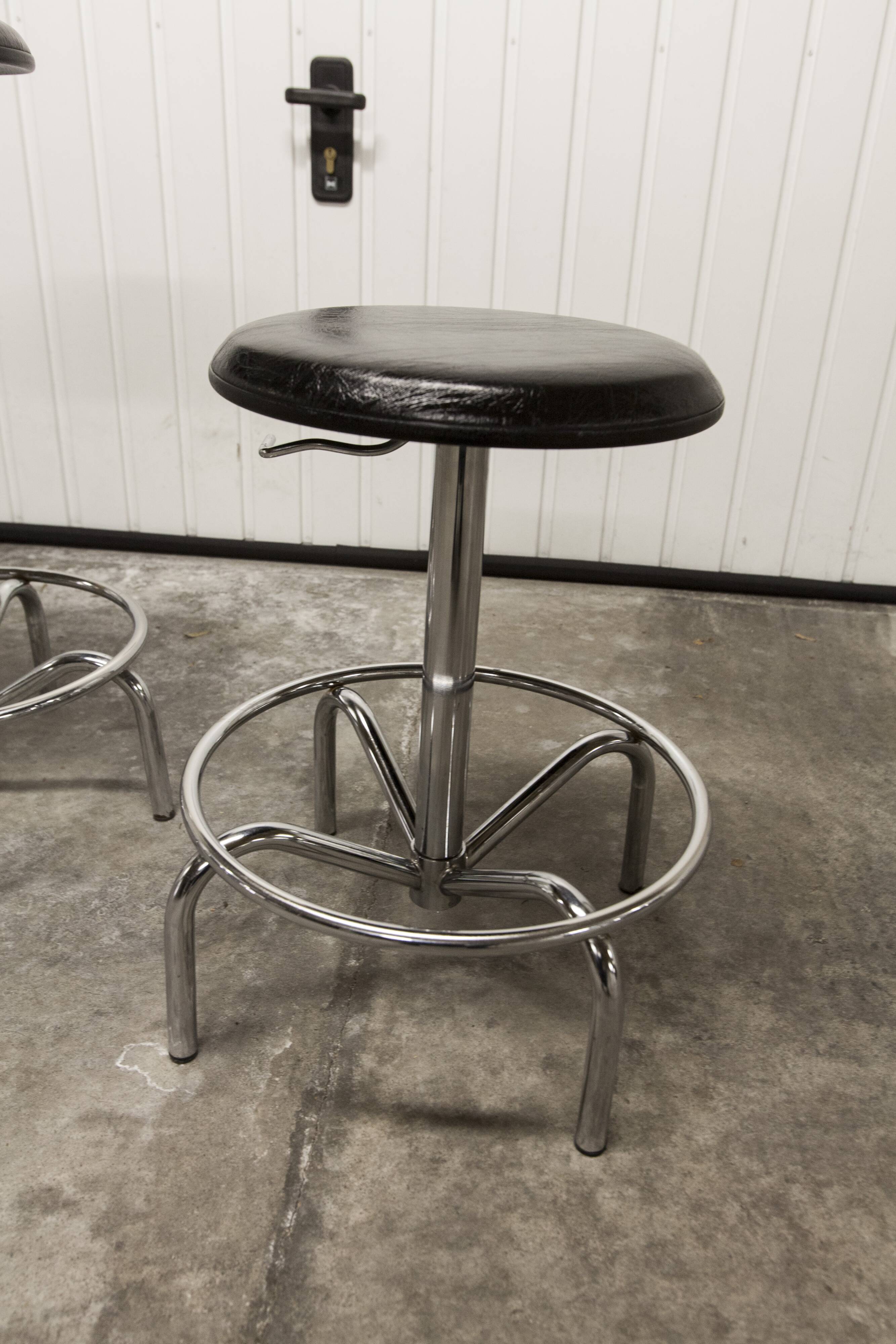 Pair of Mirima brand telescopic and rotating stools (84 to 53cm)