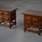 Tables de nuit espagnoles en noyer - Espagne années 1900