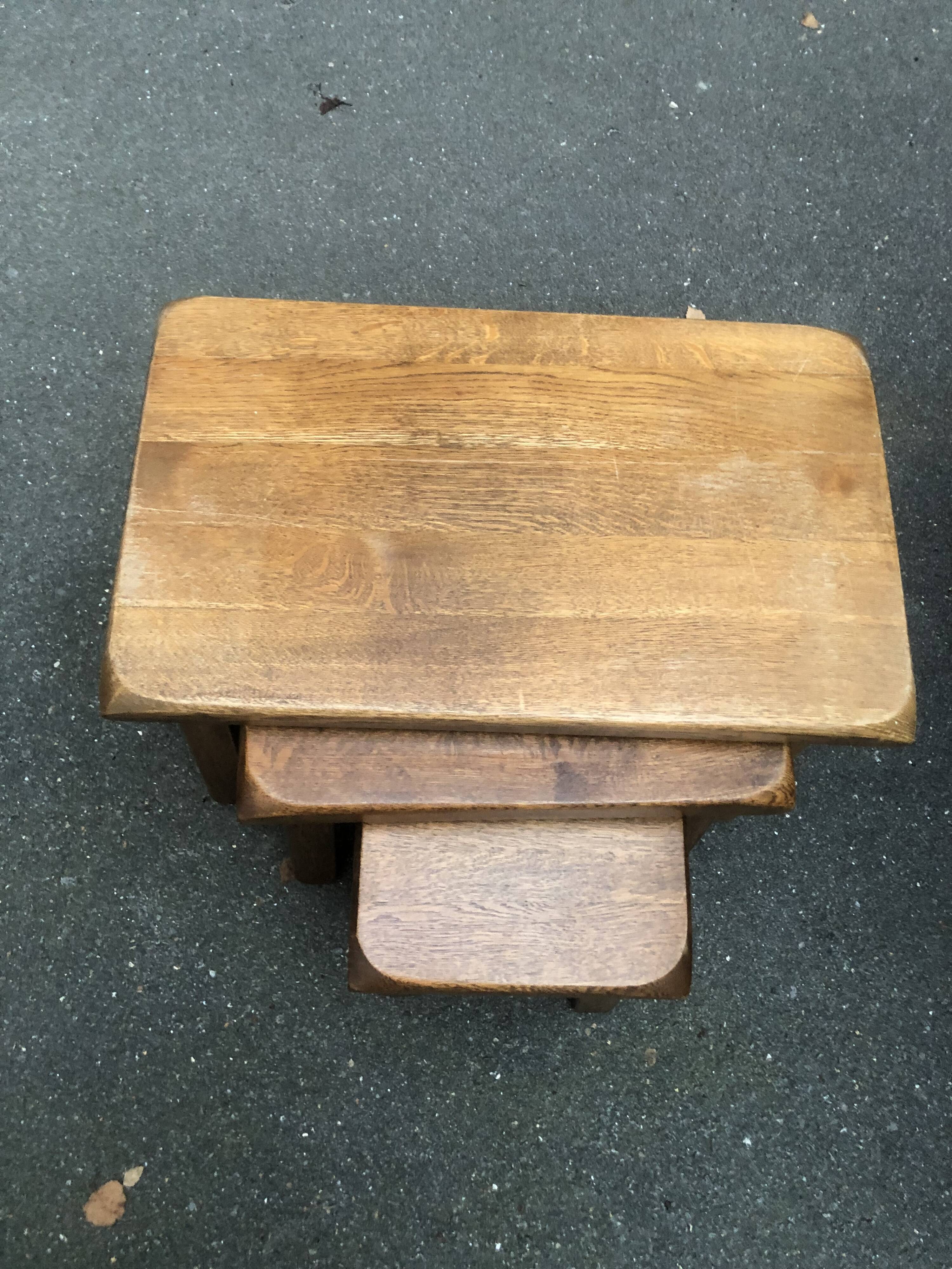 Tables gigogne en chêne brutaliste années 70 hollande