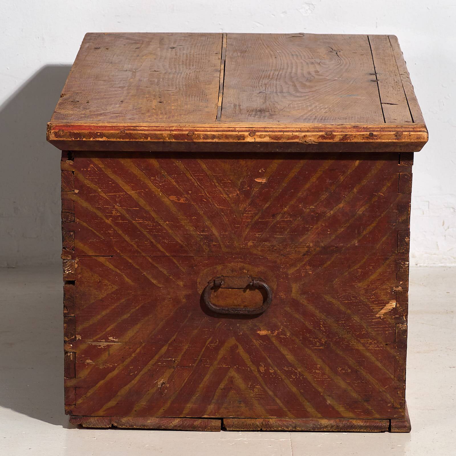 Antique floral storage trunk (c.1865)