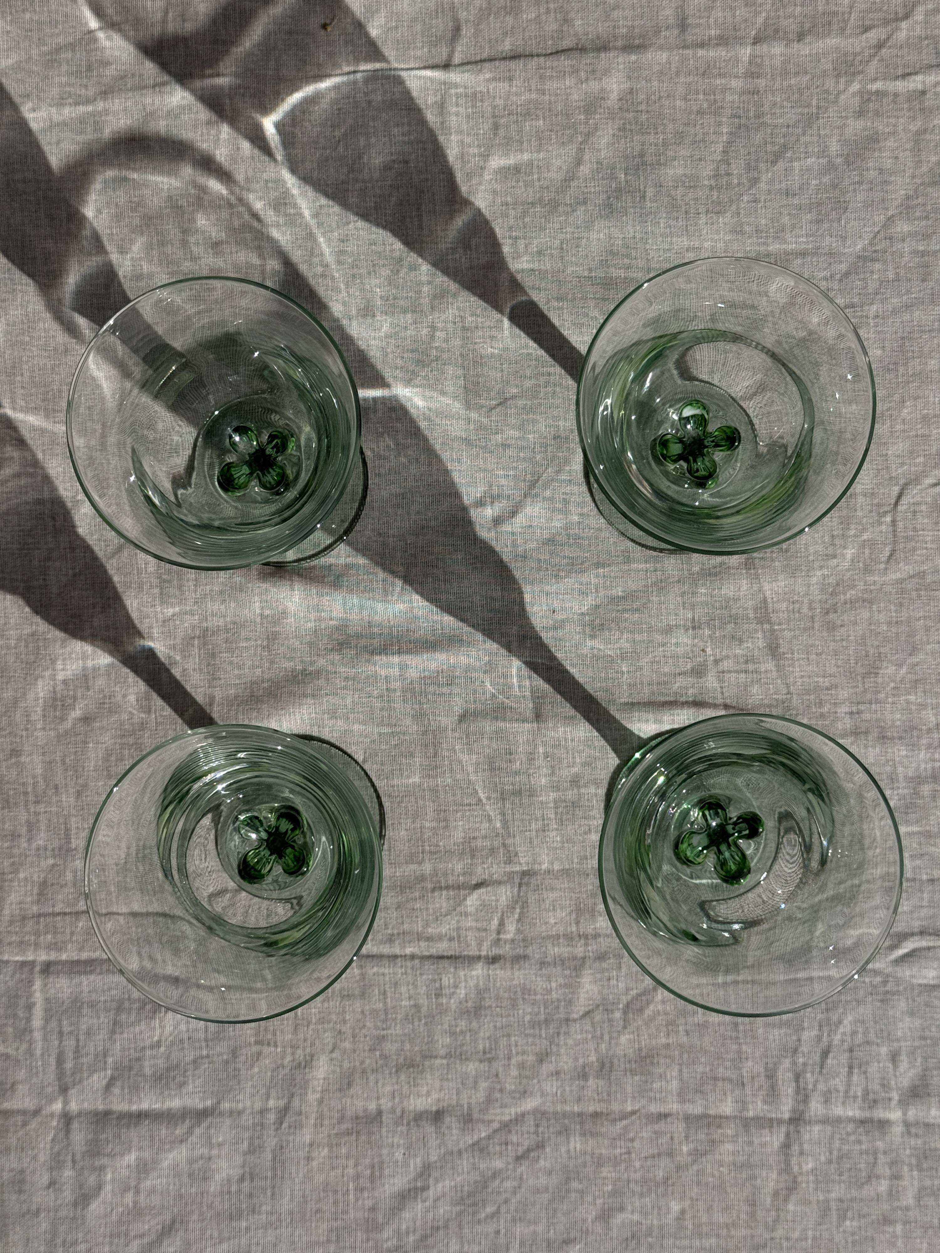 Set of 4 vintage green stemmed glasses H16