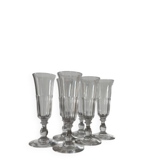 19th-century crystal flutes 🥂