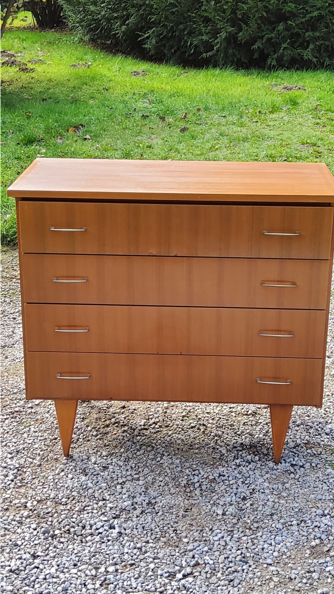 Vintage chest of drawers from the 50s/60s in golden mahogany 4 drawers feet bobbin