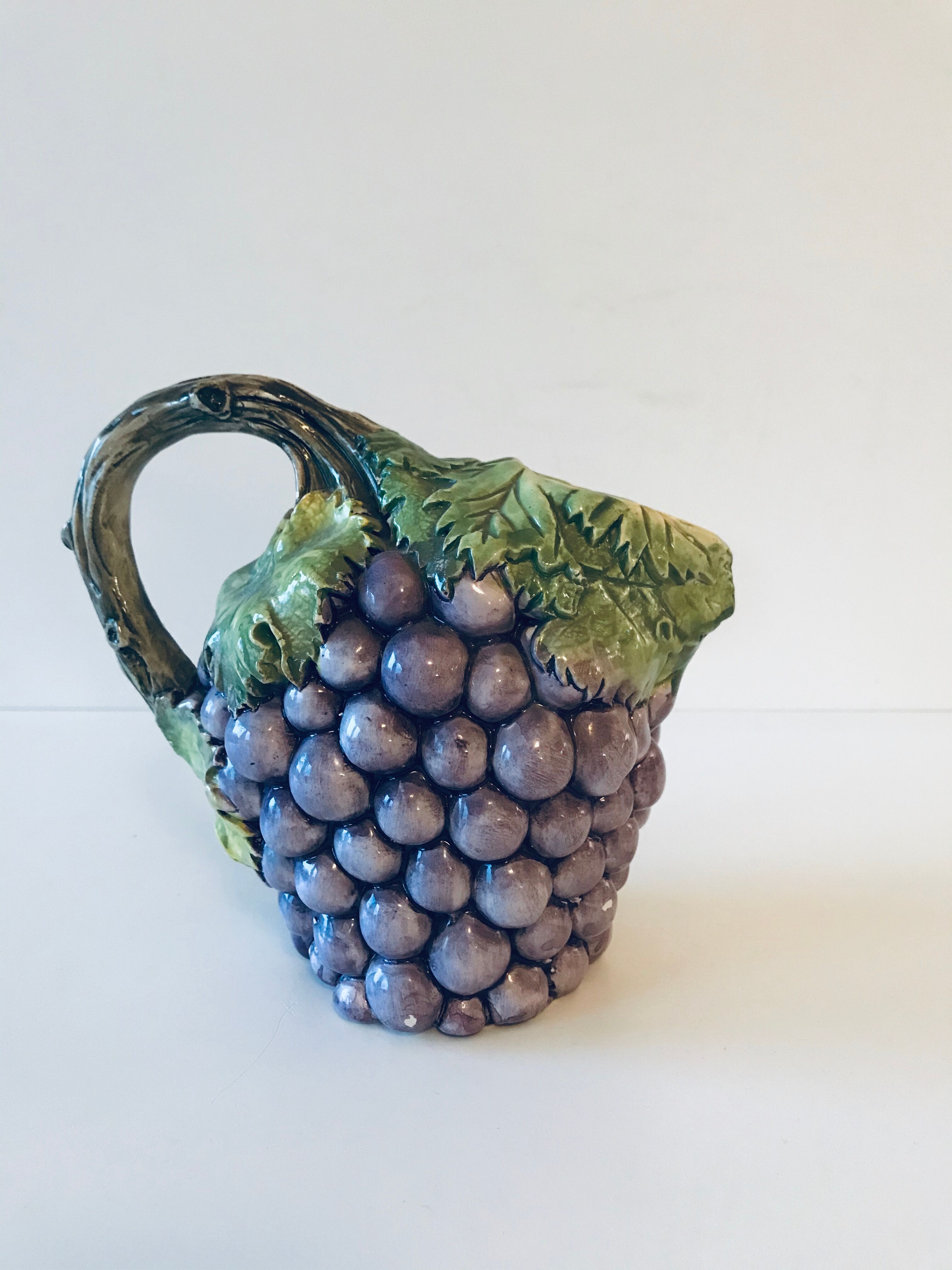 Grape dabbling pitcher