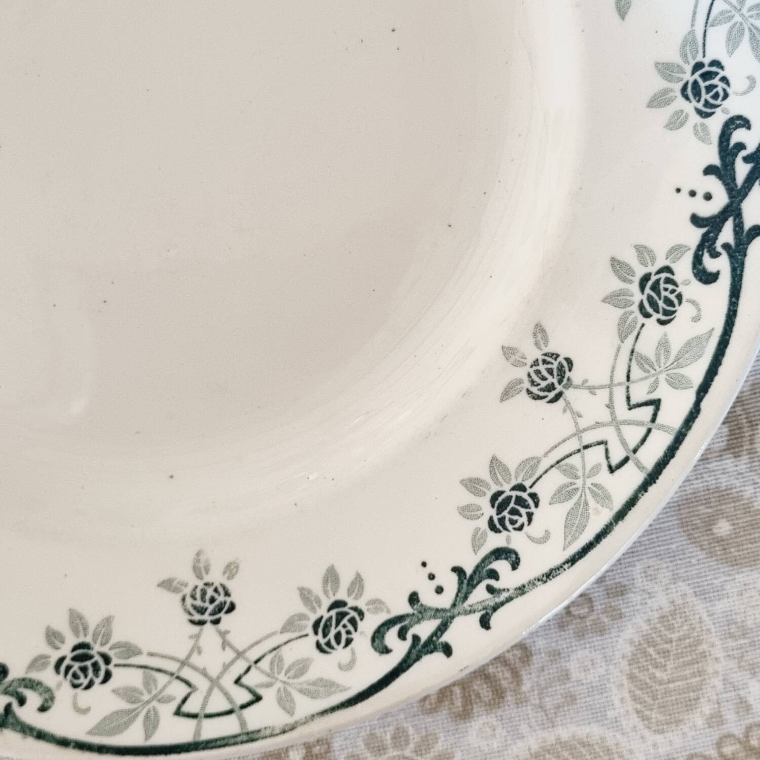 6 mismatched iron earth flat plates lot 3