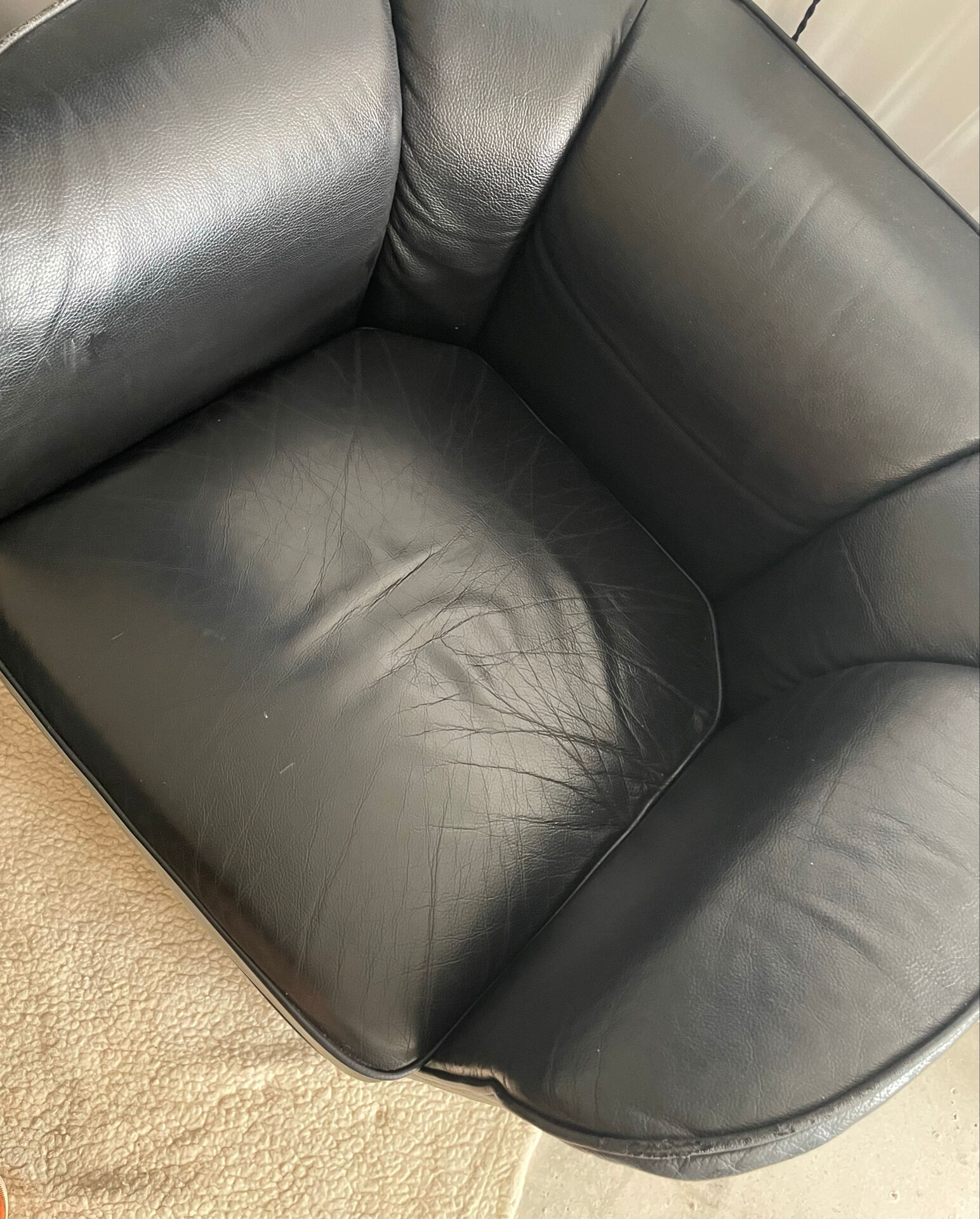 Paire fauteuils Tub cuir noir