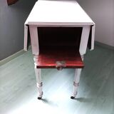 Table with drop-leaf parts