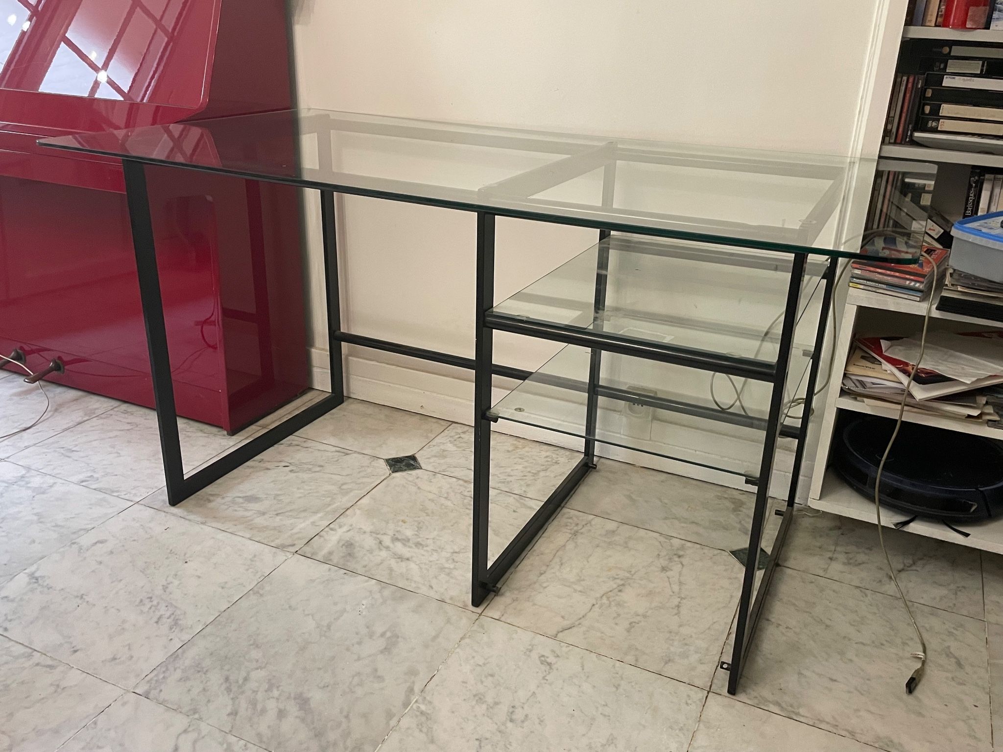 Large desk design in glass and black metal
