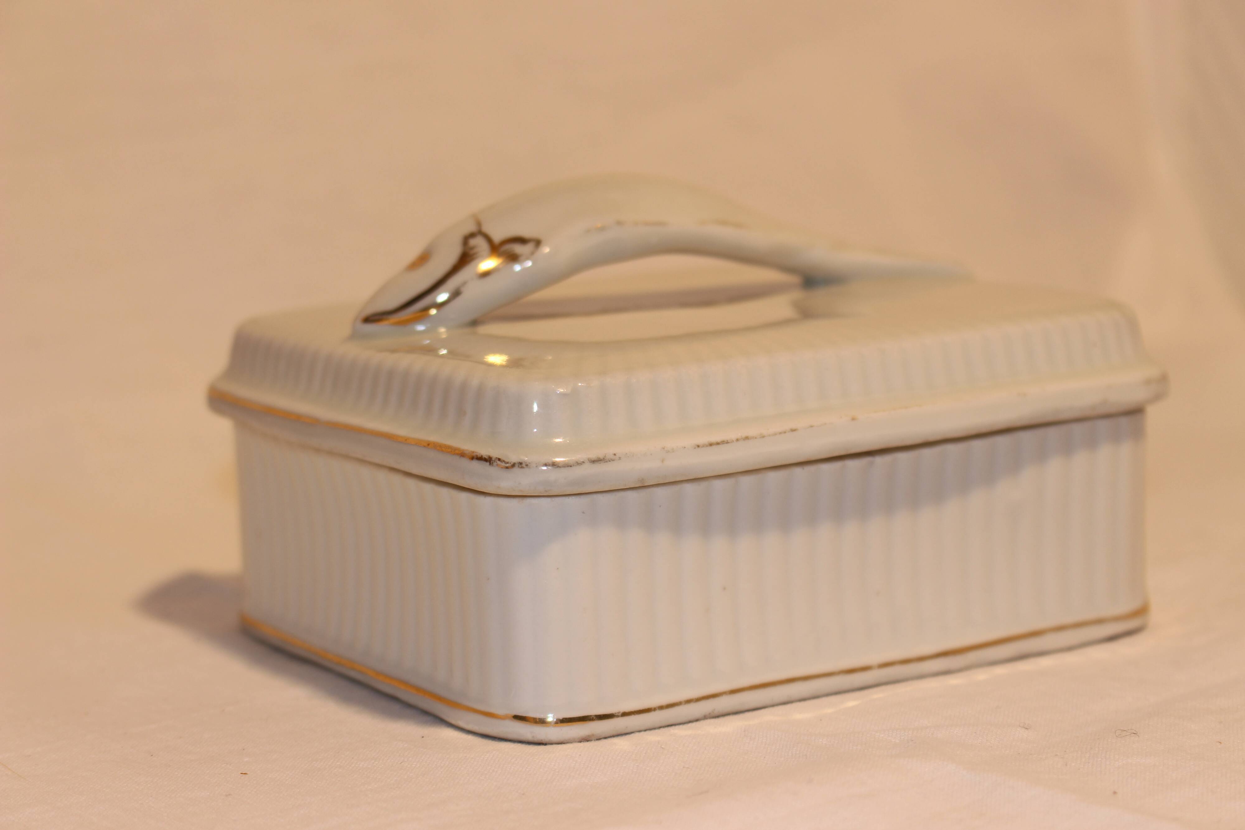 Porcelain box "fish"