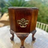 Magnificent mahogany planter