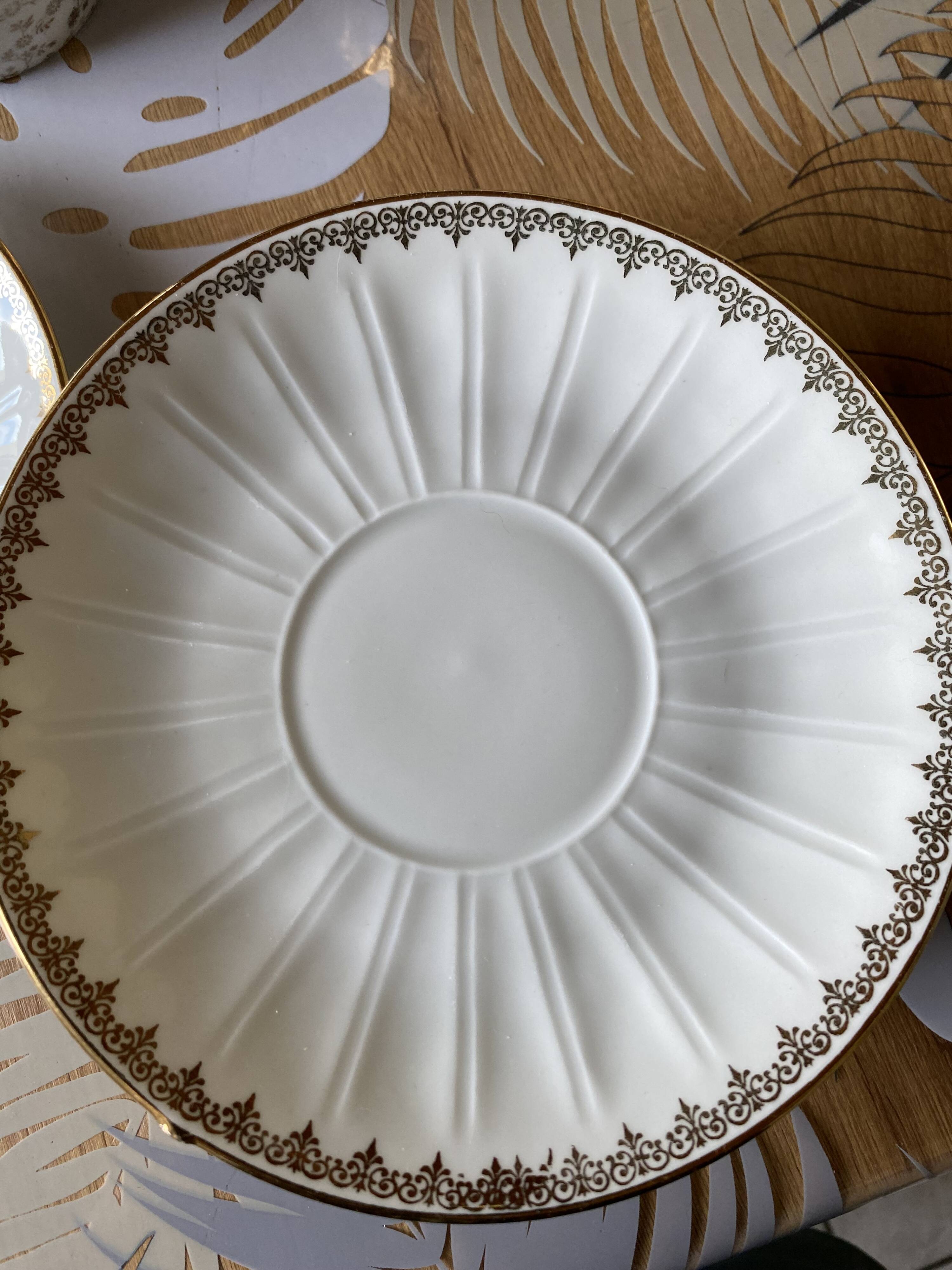 6 tasses et soucoupes porcelaine ADP France Royal de Luxe