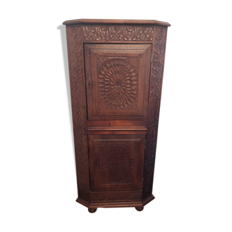 Walnut corner cabinet (notch)