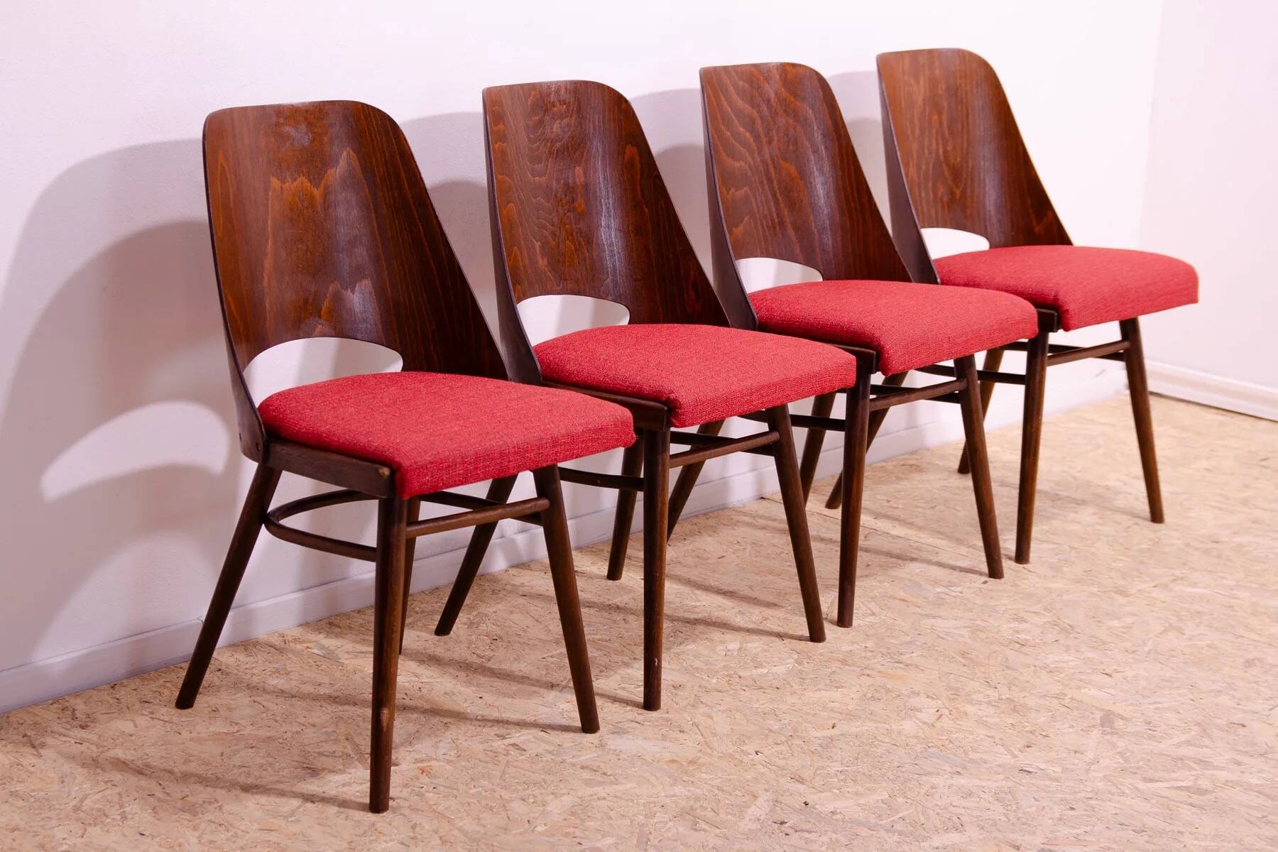 Chaises de salle à manger vintage par Radomír Hofman, années 1960, ensemble de 4