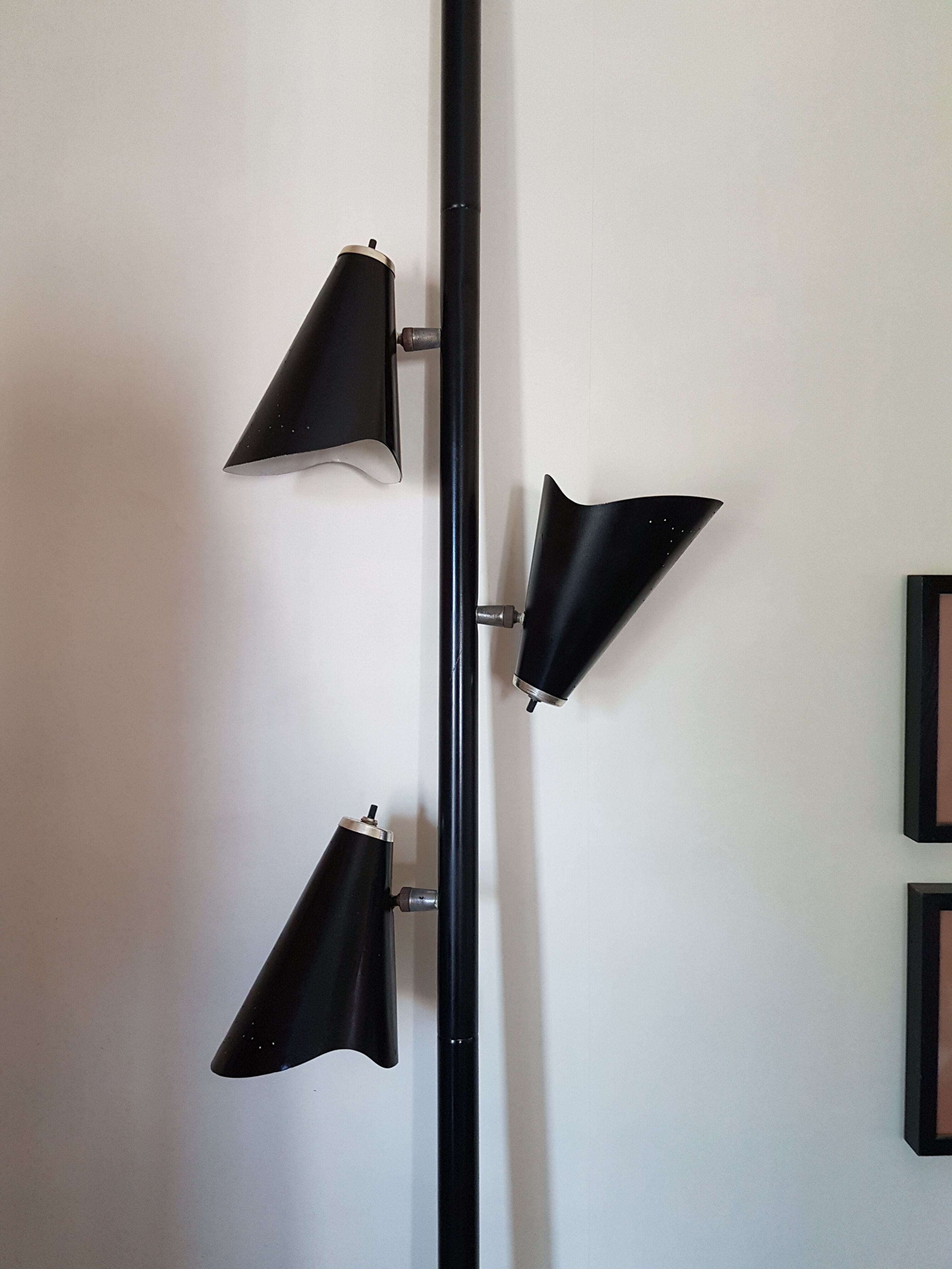 Floor lamp "tension pole lamp" American of the 1950s