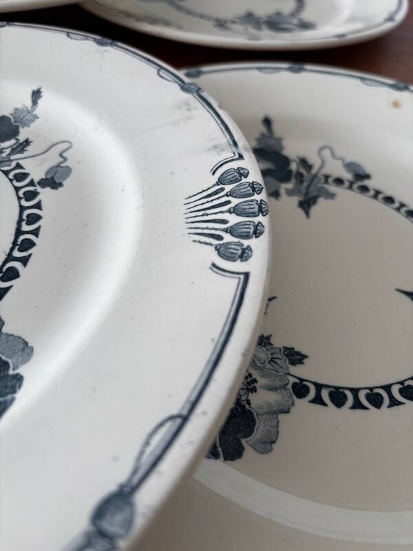 Lot de 4 assiettes anciennes Salins modèle Regina en terre de fer bleue