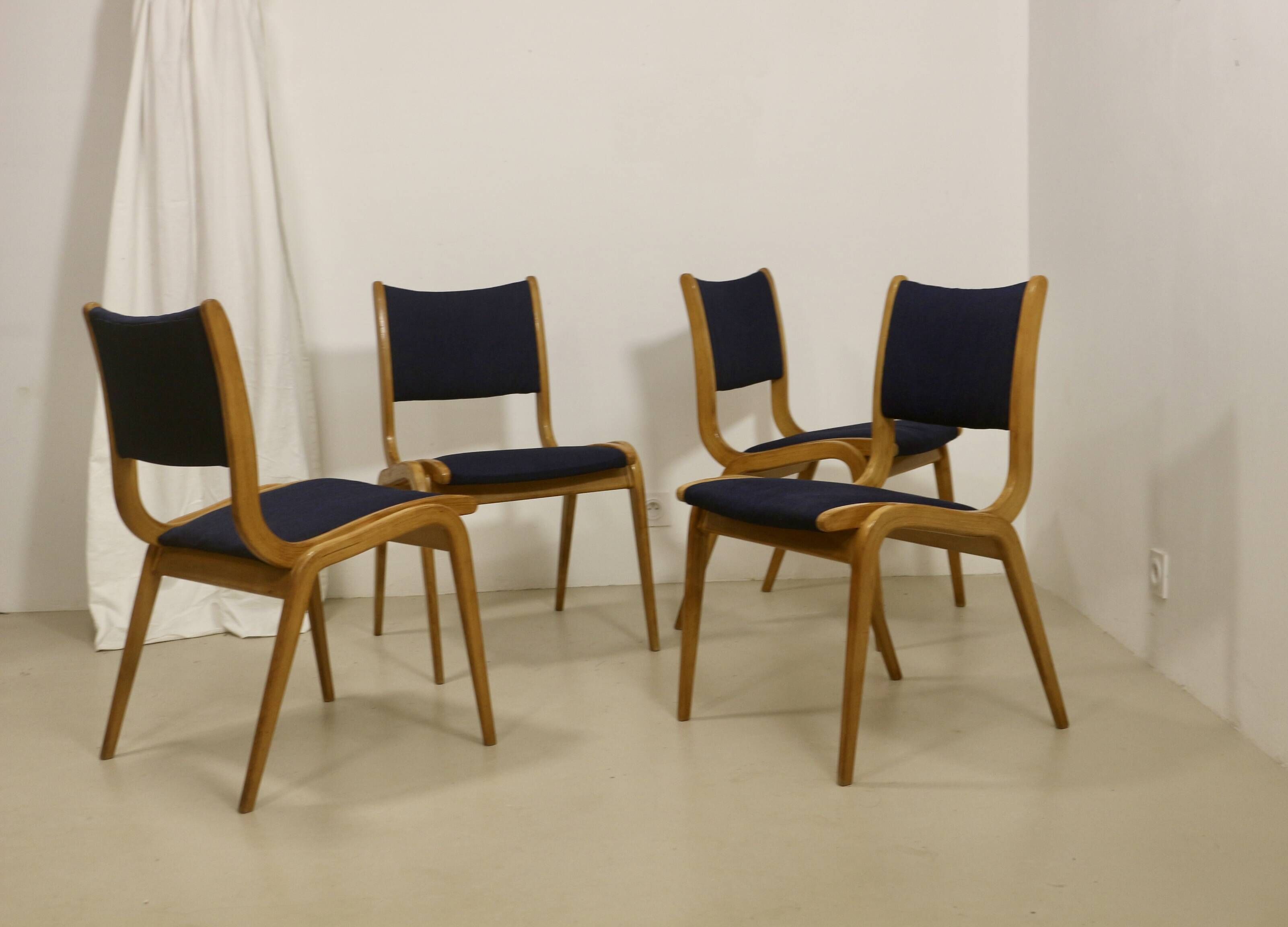 Lot de 4 chaises design scandinave bois courbé année 60.