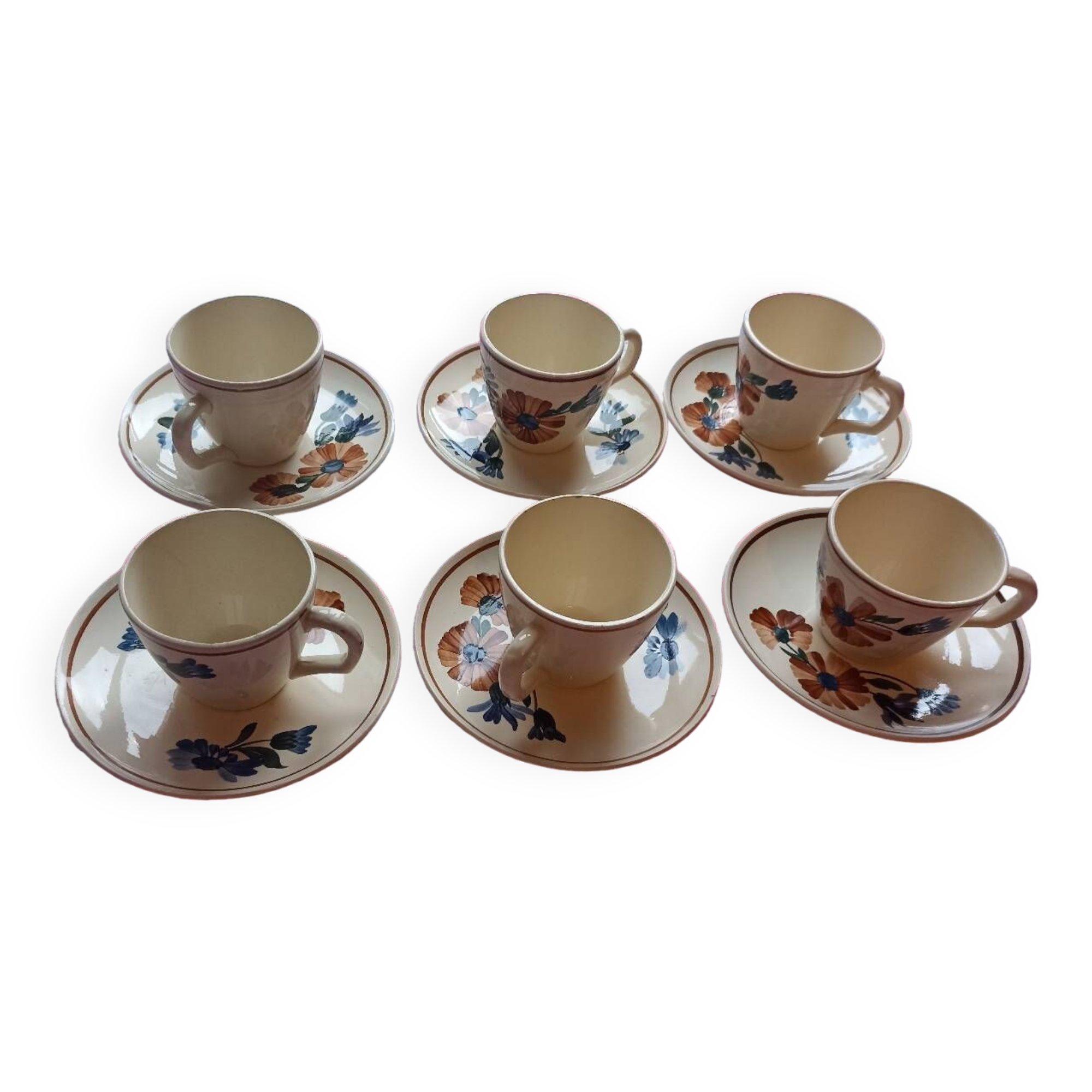 6 Creil and Montereau Choisy-le-Roi cups, Antibes model