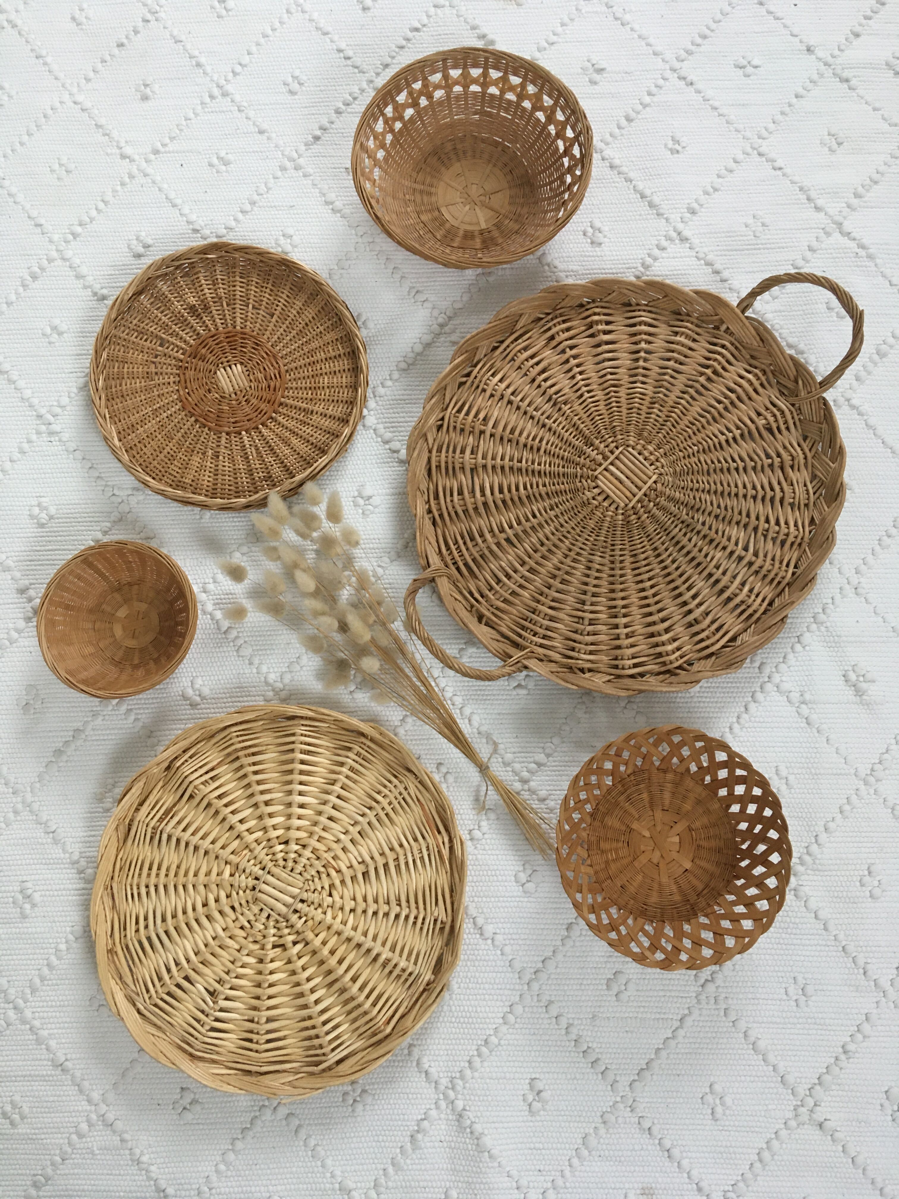 Wall composition vintage baskets