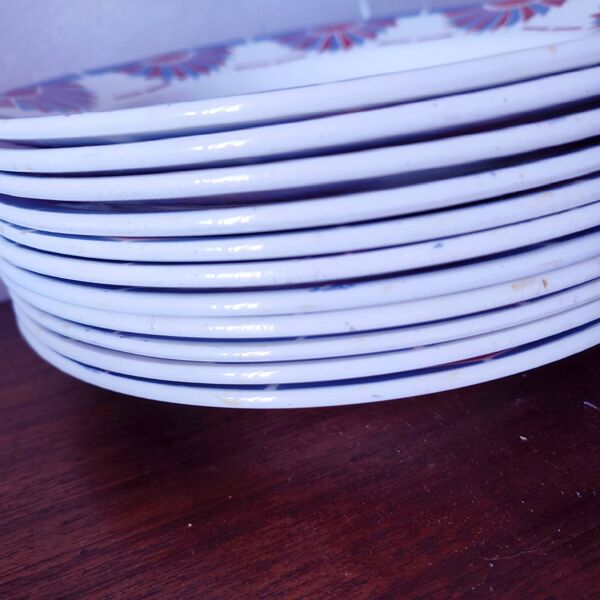 11 assiettes art deco en faience par Ceranord st amand