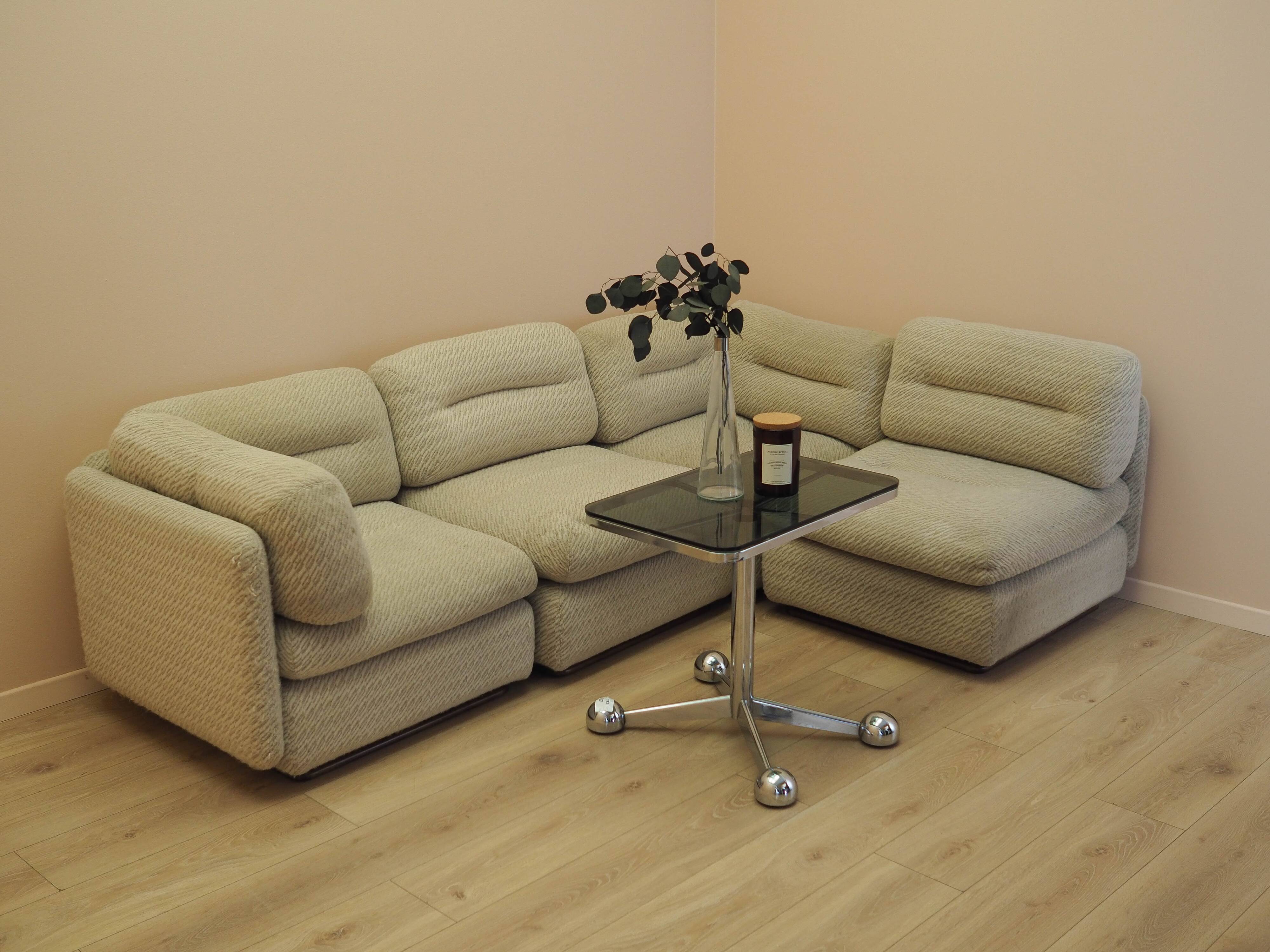Kiitos modular sofa, Italian design, 1970s, designers: Titina Ammannati & G
