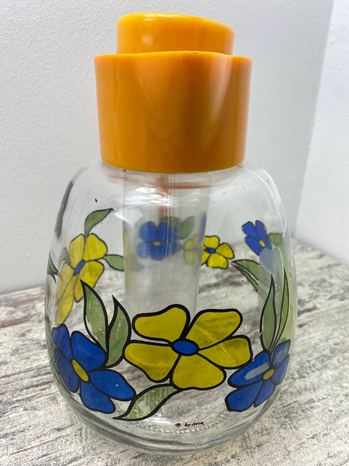 Refreshing glass carafe